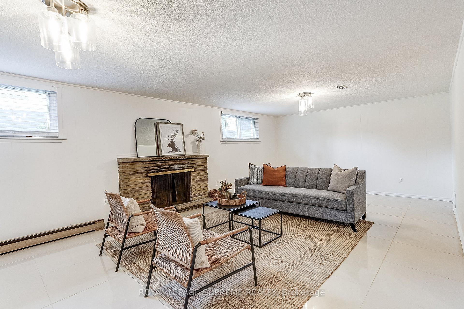 Photo 39 of 100 Summitcrest Drive, Etobicoke, Willowridge-Martingrove-Richview — HOMEH