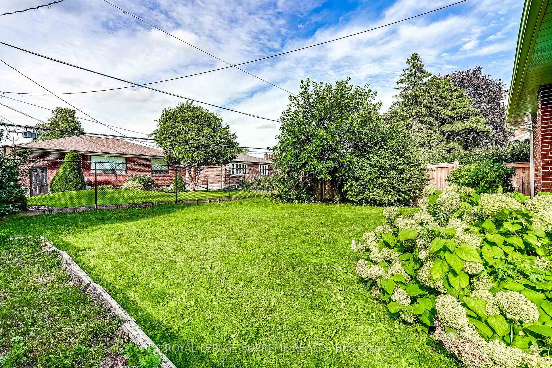 Photo 46 of 100 Summitcrest Drive, Etobicoke, Willowridge-Martingrove-Richview — HOMEH
