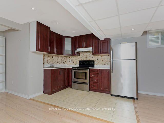 Photo 3 of Unit Lower, 960 Philbrook Drive, Milton, Coates — HOMEH