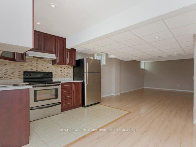 Photo 5 of Unit Lower, 960 Philbrook Drive, Milton, Coates — HOMEH
