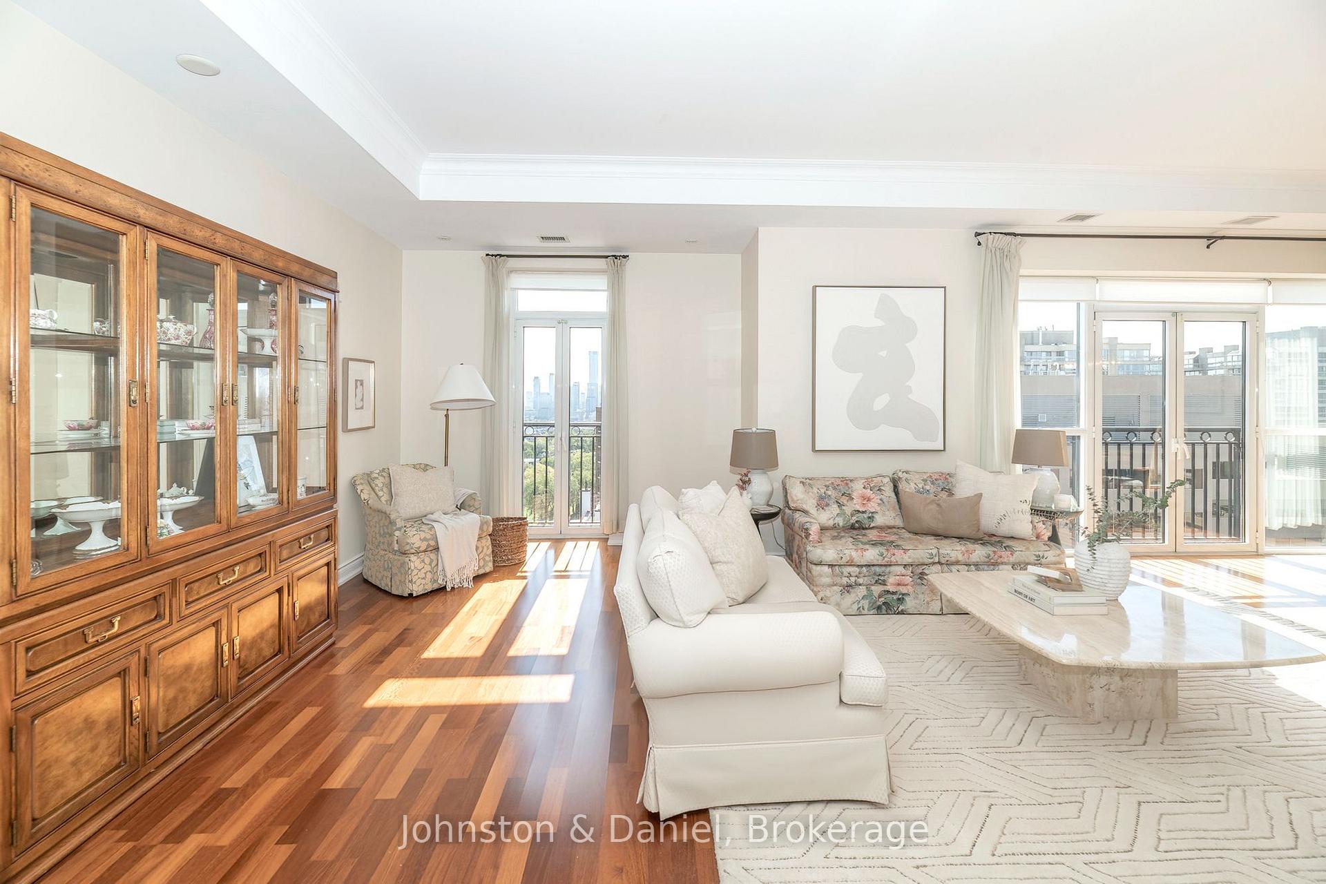 Photo 2 of Unit 1105, 48 St Clair Avenue W, Toronto, Yonge-St. Clair — HOMEH
