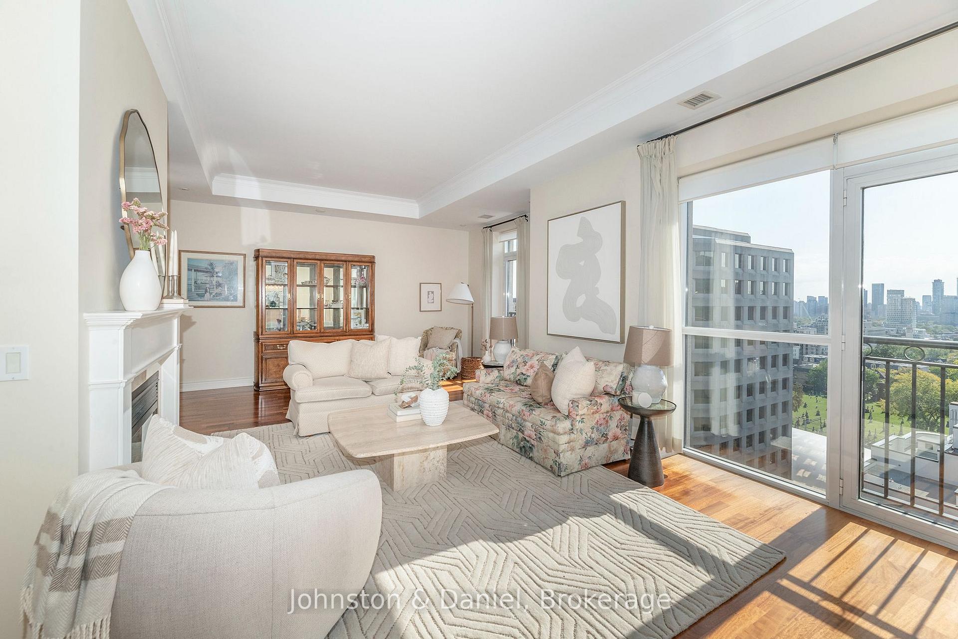 Photo 6 of Unit 1105, 48 St Clair Avenue W, Toronto, Yonge-St. Clair — HOMEH