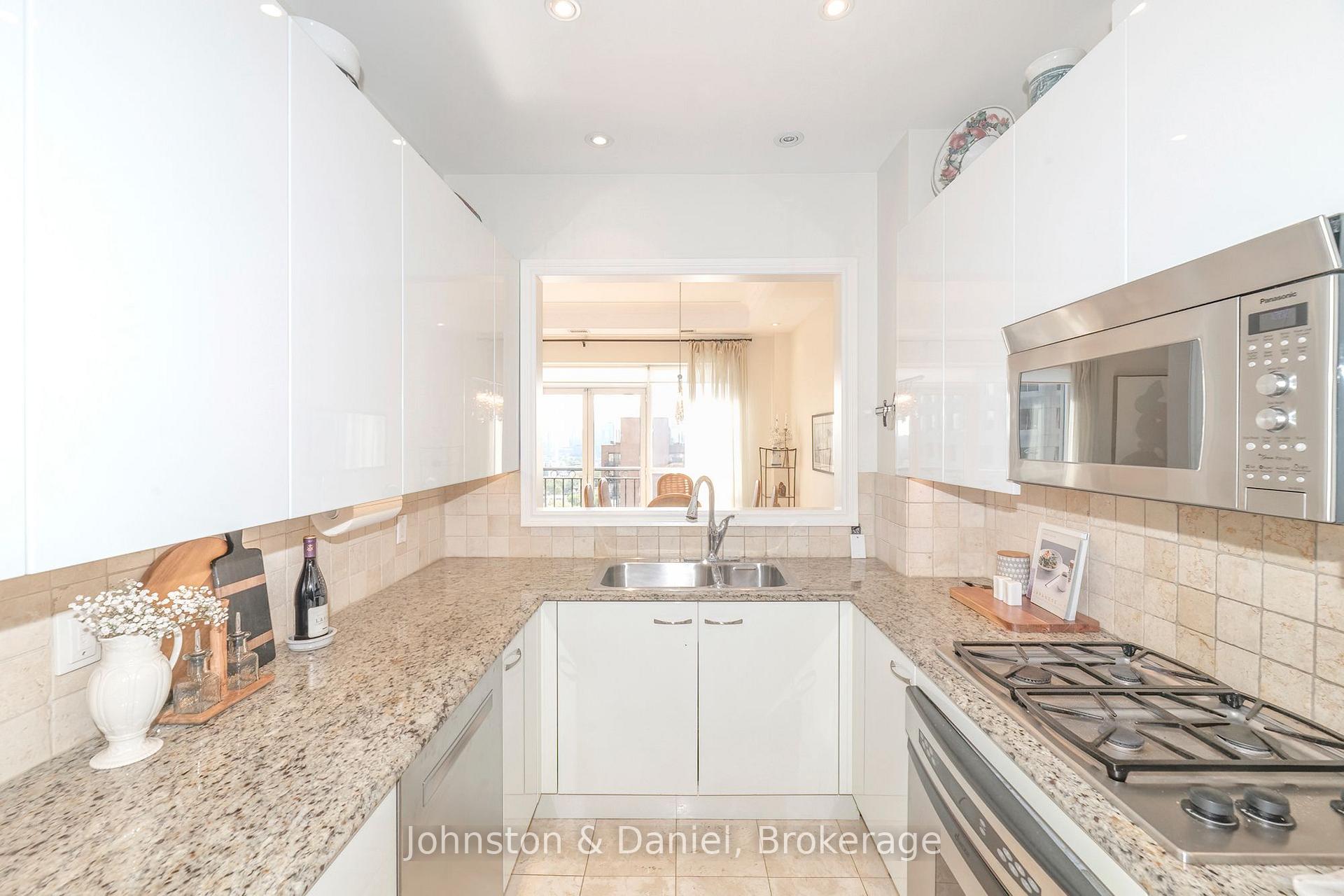 Photo 9 of Unit 1105, 48 St Clair Avenue W, Toronto, Yonge-St. Clair — HOMEH