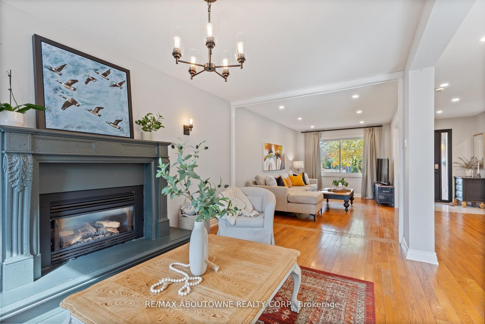 Photo 9 of 467 Hedgerow Lane, Oakville, Wedgewood Creek — HOMEH