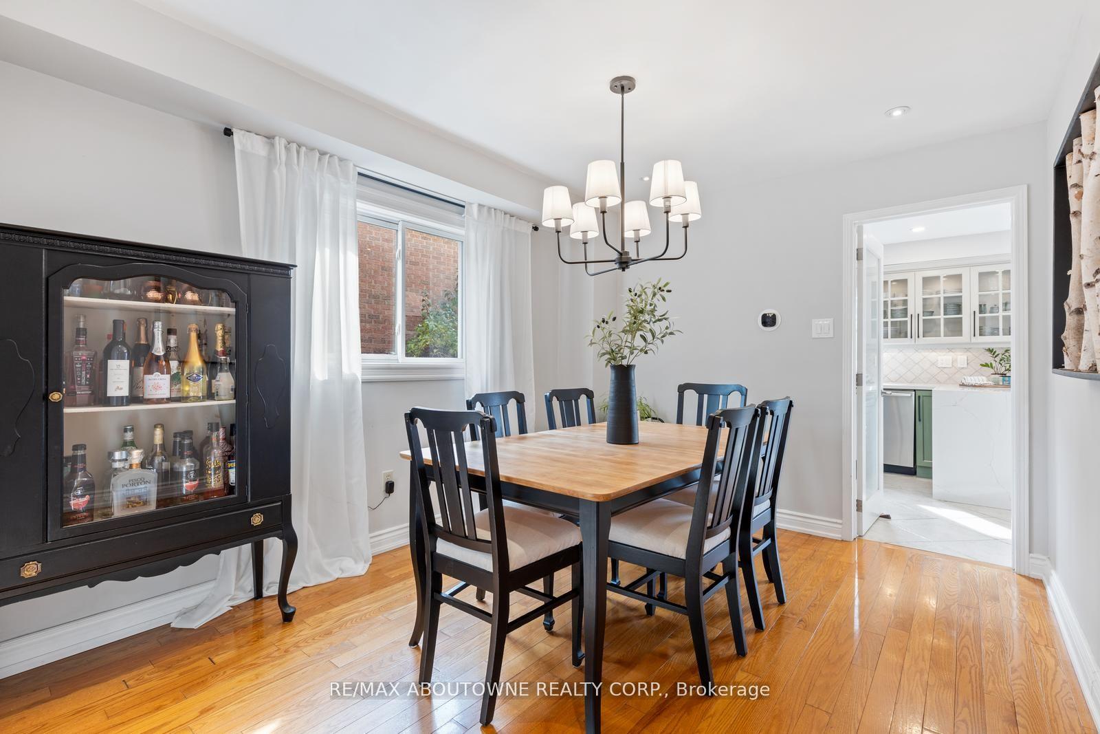 Photo 13 of 467 Hedgerow Lane, Oakville, Wedgewood Creek — HOMEH