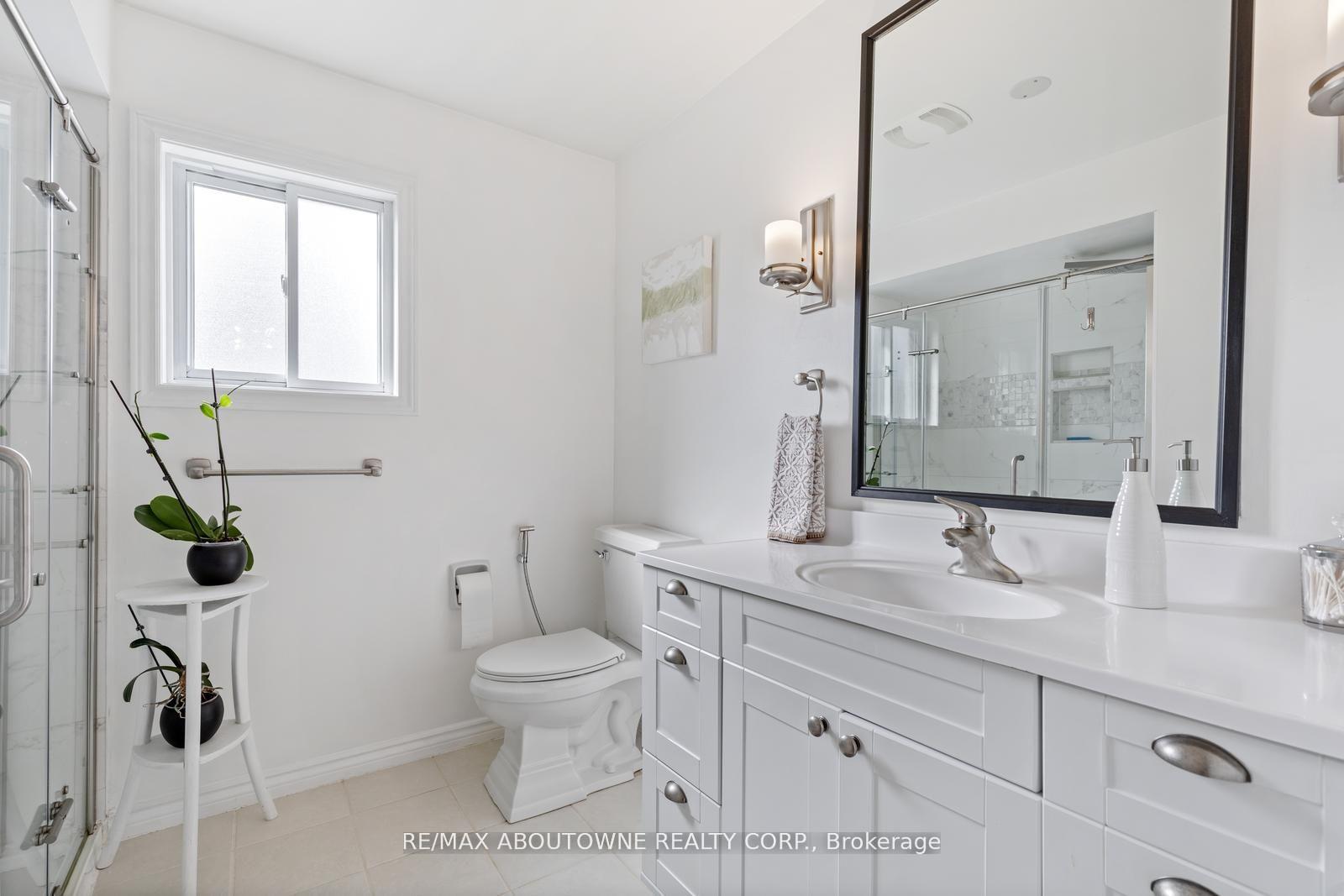 Photo 22 of 467 Hedgerow Lane, Oakville, Wedgewood Creek — HOMEH