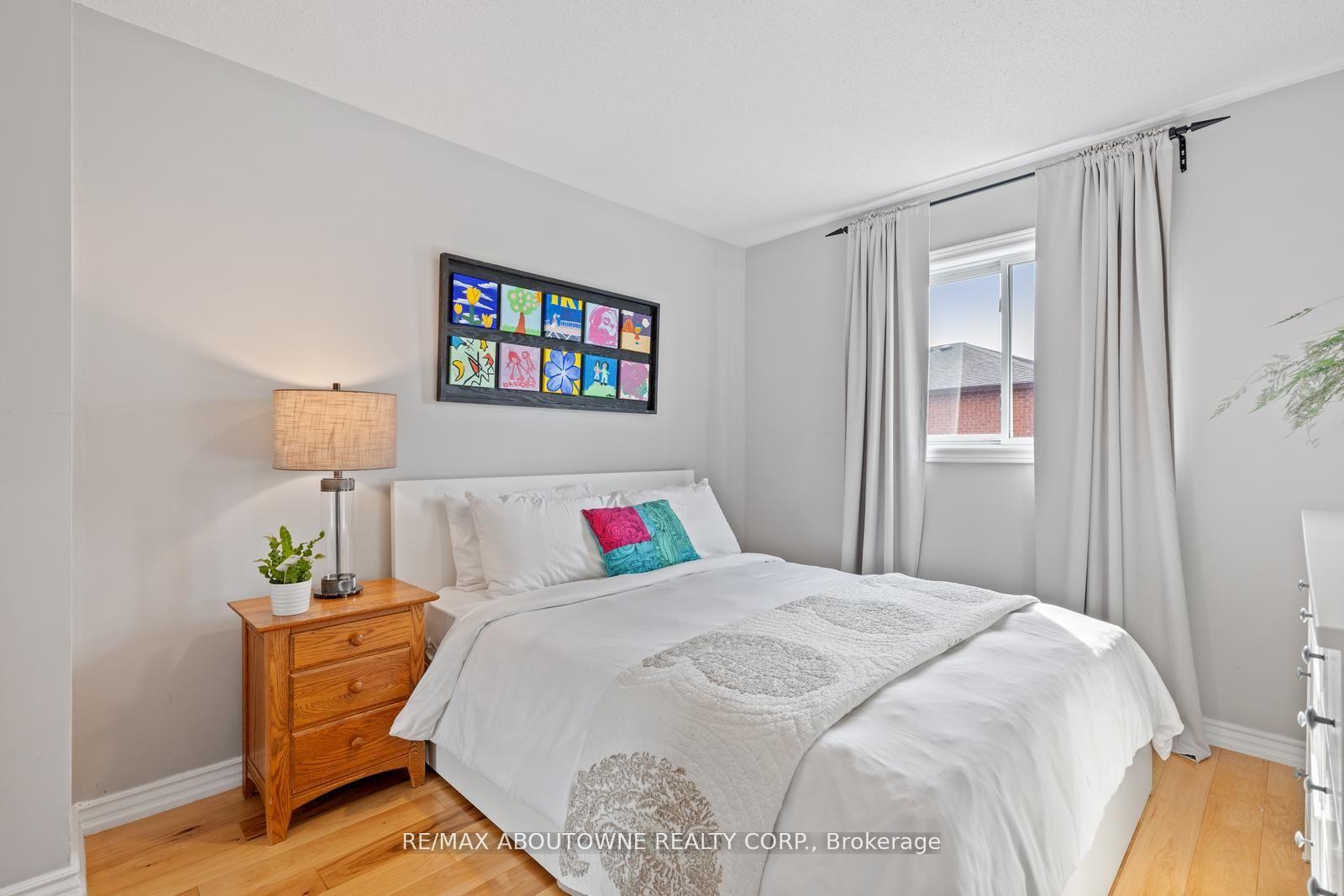 Photo 24 of 467 Hedgerow Lane, Oakville, Wedgewood Creek — HOMEH