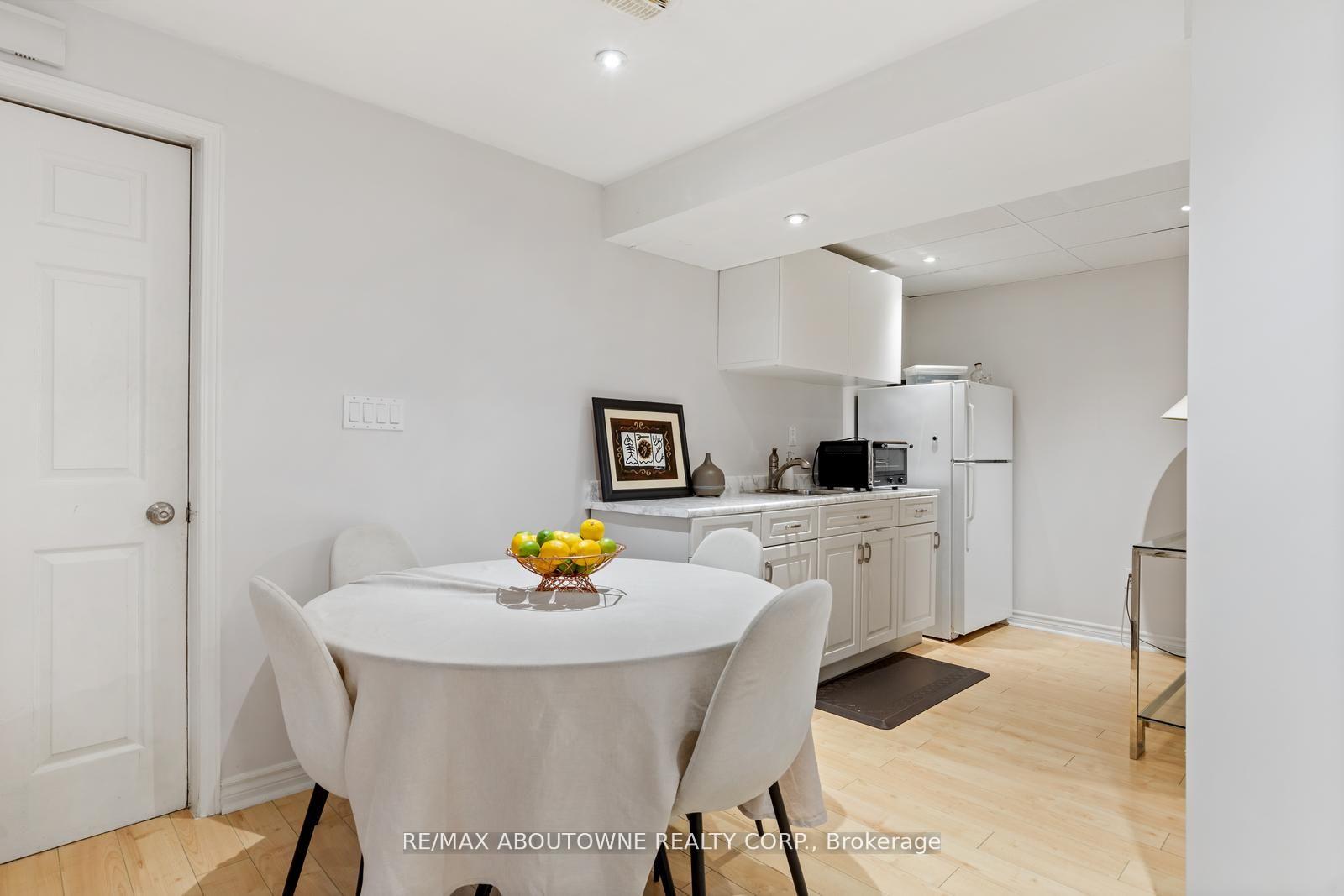 Photo 27 of 467 Hedgerow Lane, Oakville, Wedgewood Creek — HOMEH