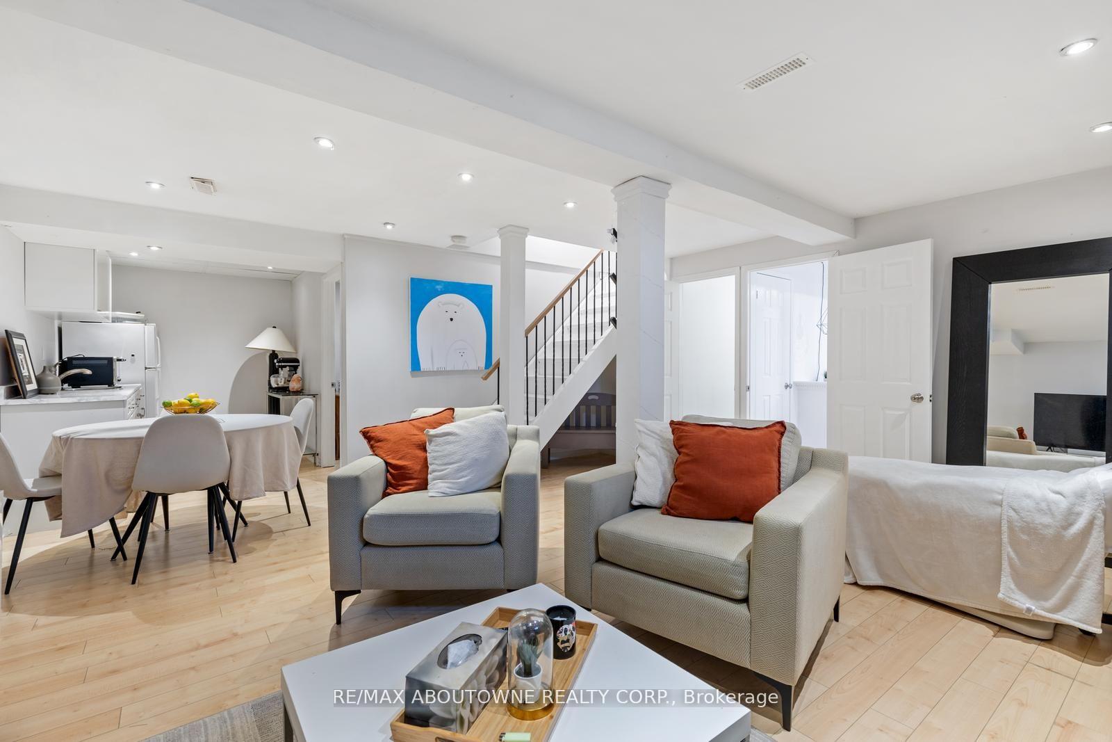 Photo 29 of 467 Hedgerow Lane, Oakville, Wedgewood Creek — HOMEH