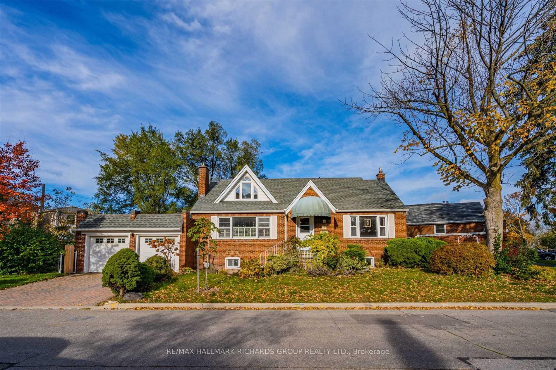 Photo of 32 Briar Dale Boulevard