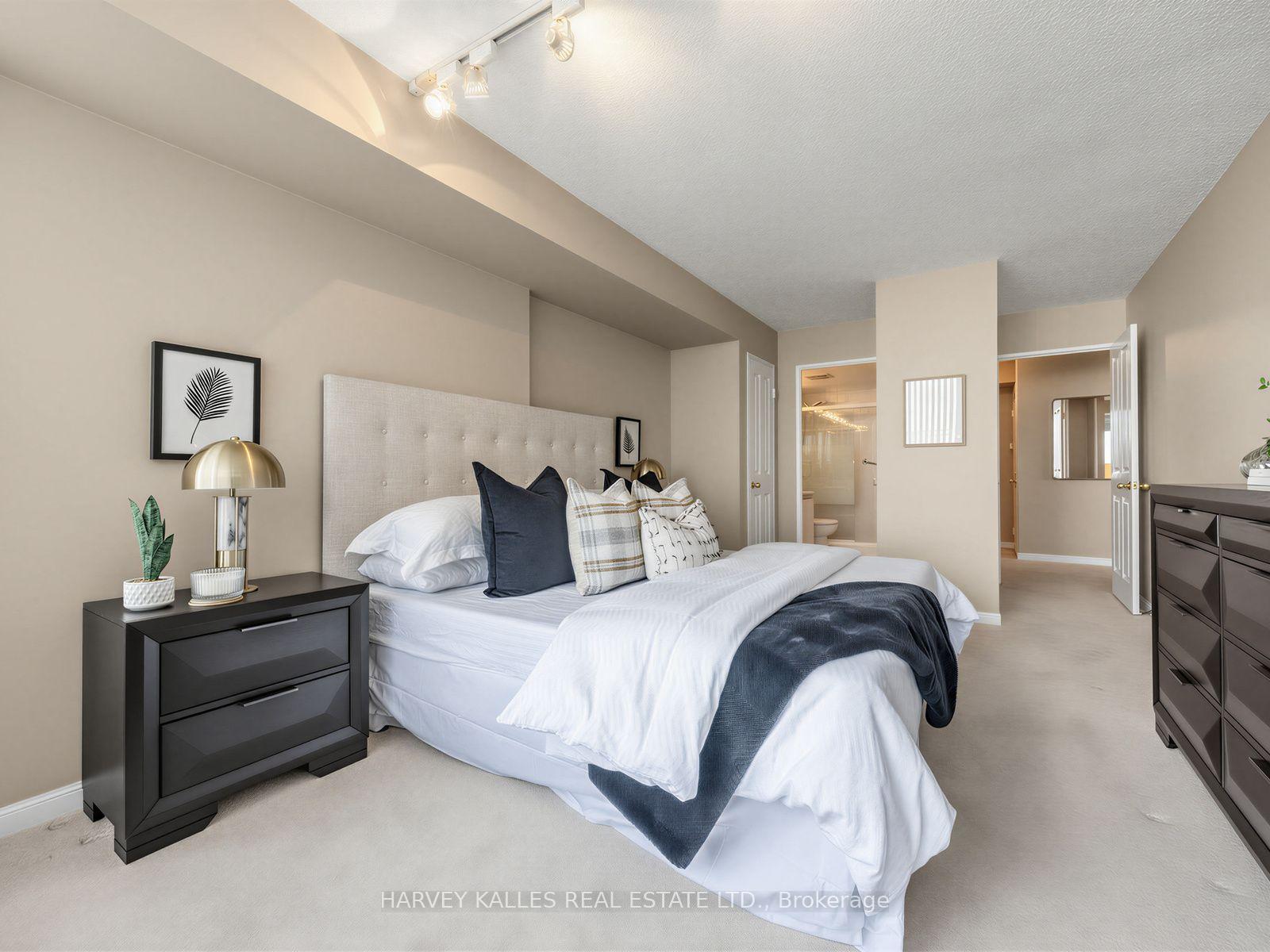 Photo 24 of Unit 707, 120 Promenade Circle, Vaughan, Brownridge — HOMEH