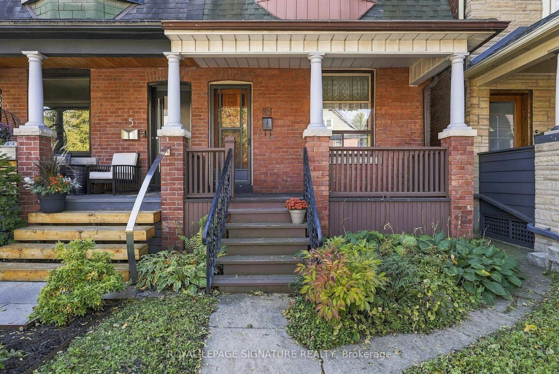 Photo 2 of 7 Geoffrey Street, Toronto, Roncesvalles — HOMEH