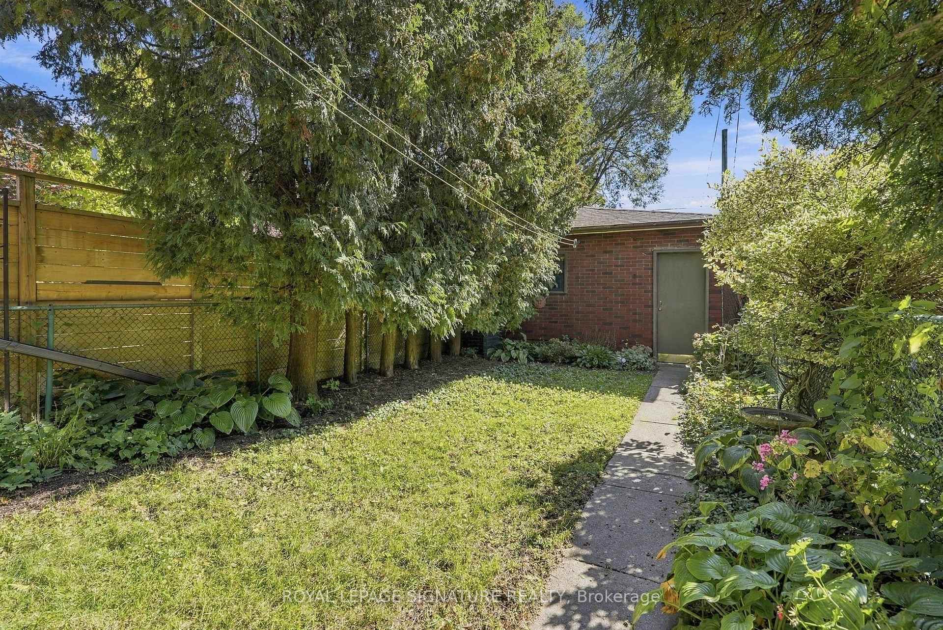 Photo 41 of 7 Geoffrey Street, Toronto, Roncesvalles — HOMEH