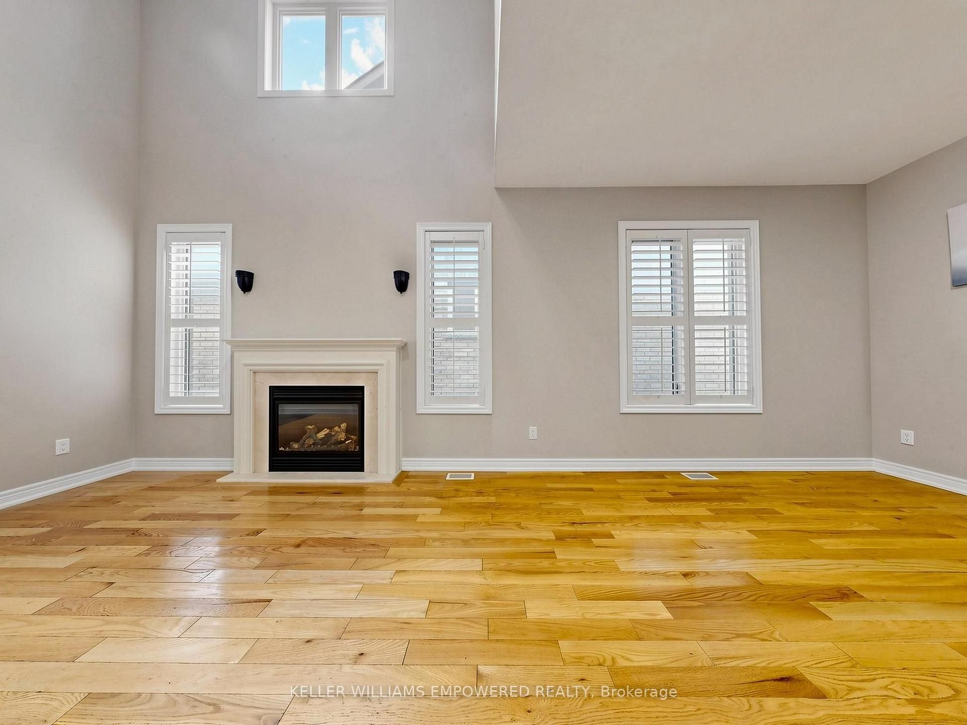 Photo 6 of 18 Don Rose Boulevard, East Gwillimbury, Mt Albert — HOMEH