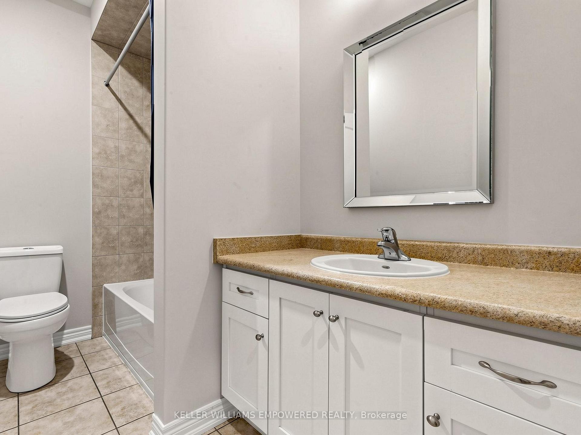 Photo 31 of 18 Don Rose Boulevard, East Gwillimbury, Mt Albert — HOMEH
