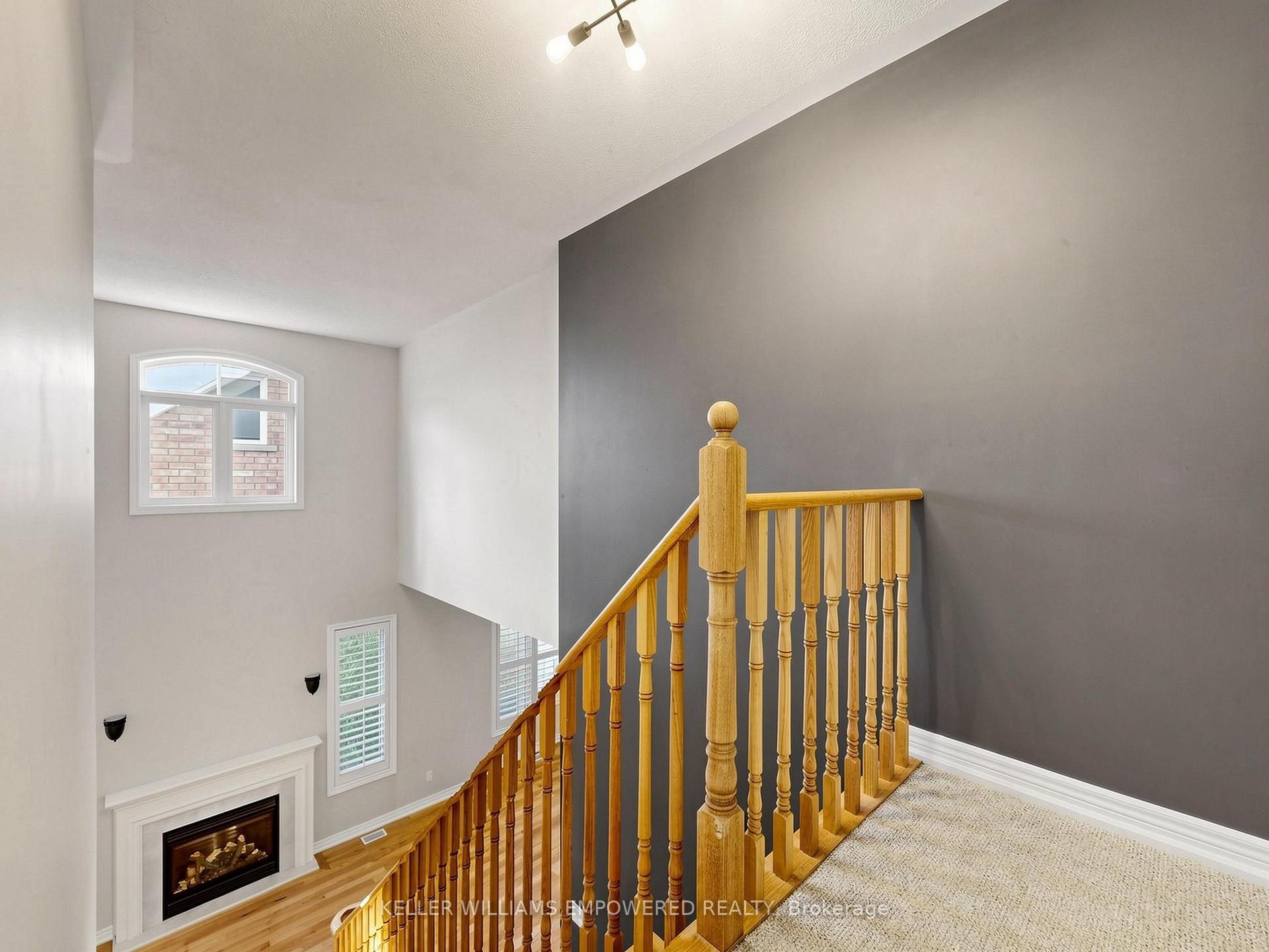 Photo 34 of 18 Don Rose Boulevard, East Gwillimbury, Mt Albert — HOMEH