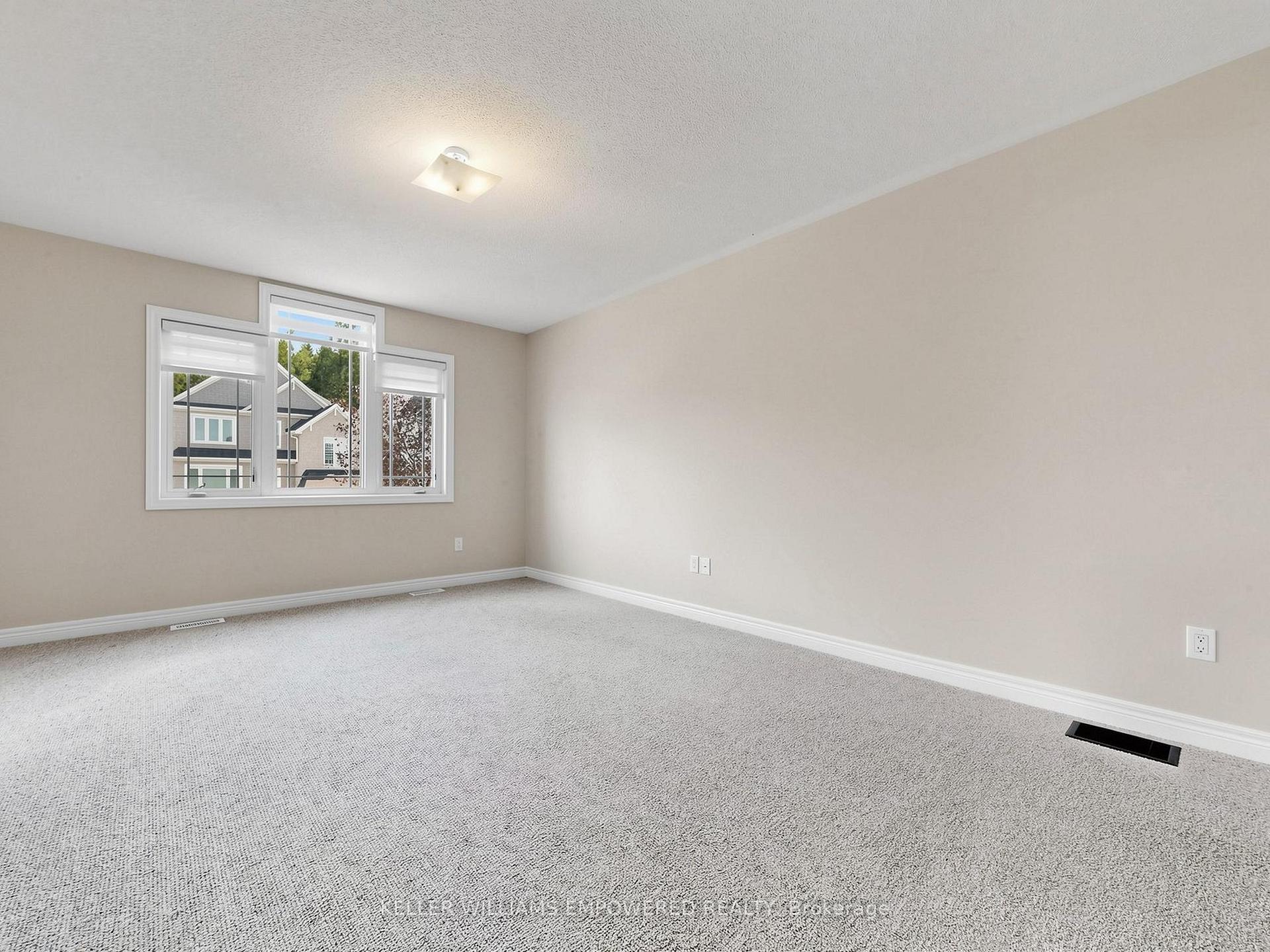 Photo 36 of 18 Don Rose Boulevard, East Gwillimbury, Mt Albert — HOMEH