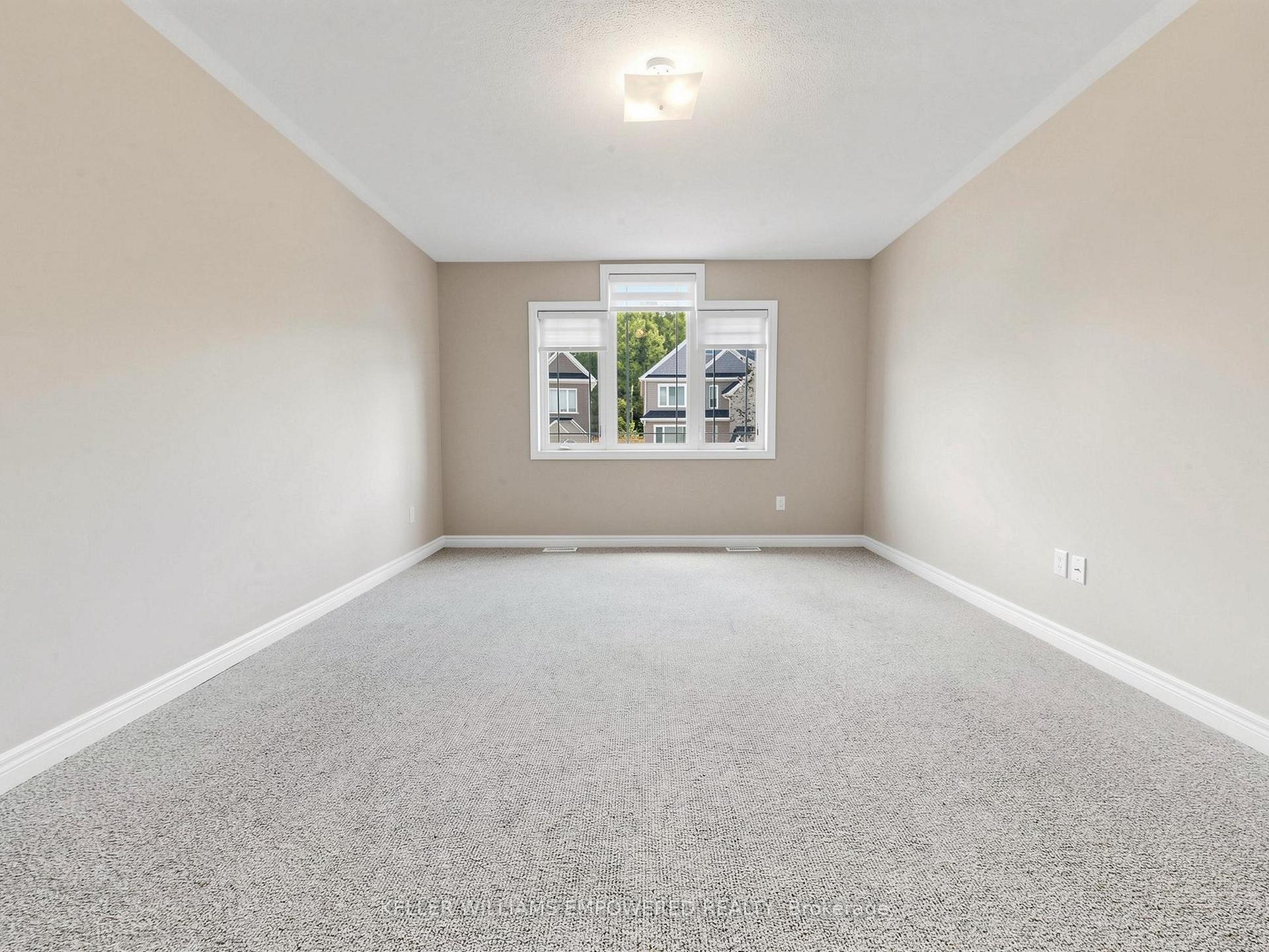 Photo 37 of 18 Don Rose Boulevard, East Gwillimbury, Mt Albert — HOMEH