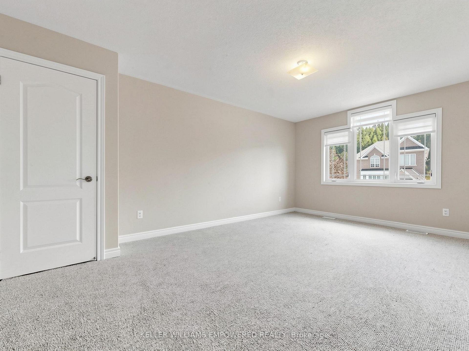 Photo 38 of 18 Don Rose Boulevard, East Gwillimbury, Mt Albert — HOMEH