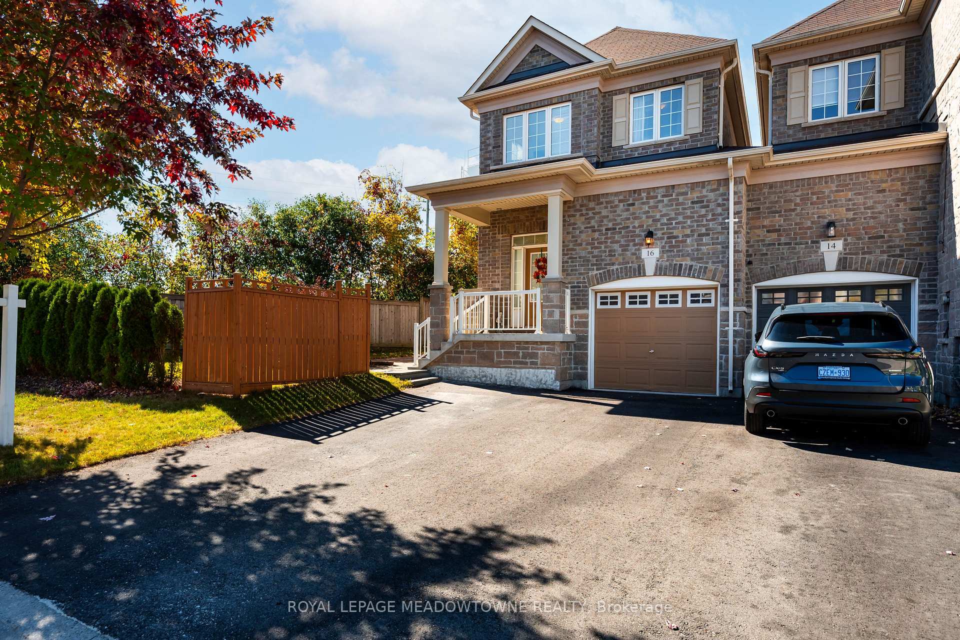Photo of 16 Ridgegate Crescent