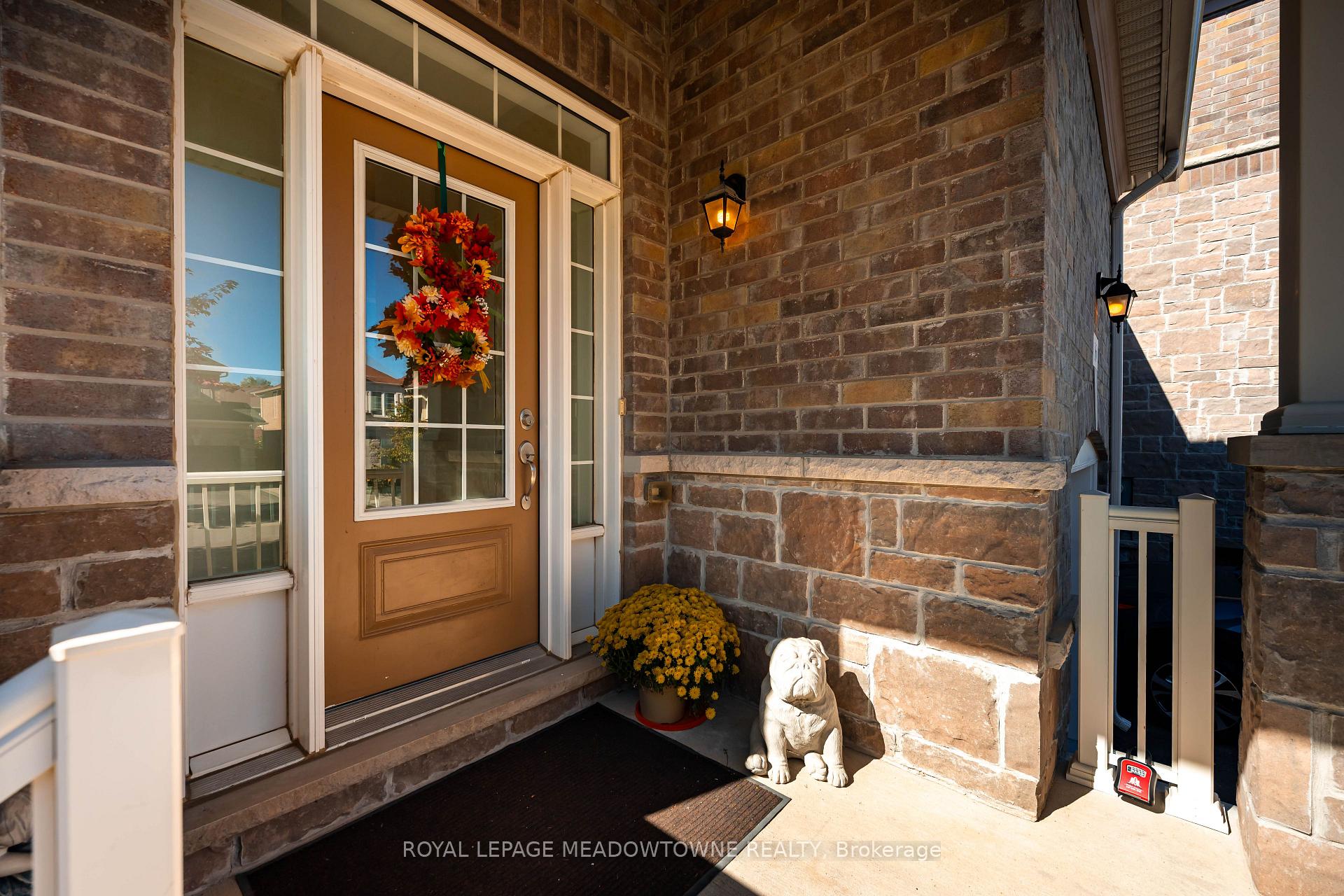 Photo 7 of 16 Ridgegate Crescent, Halton Hills, Georgetown — HOMEH
