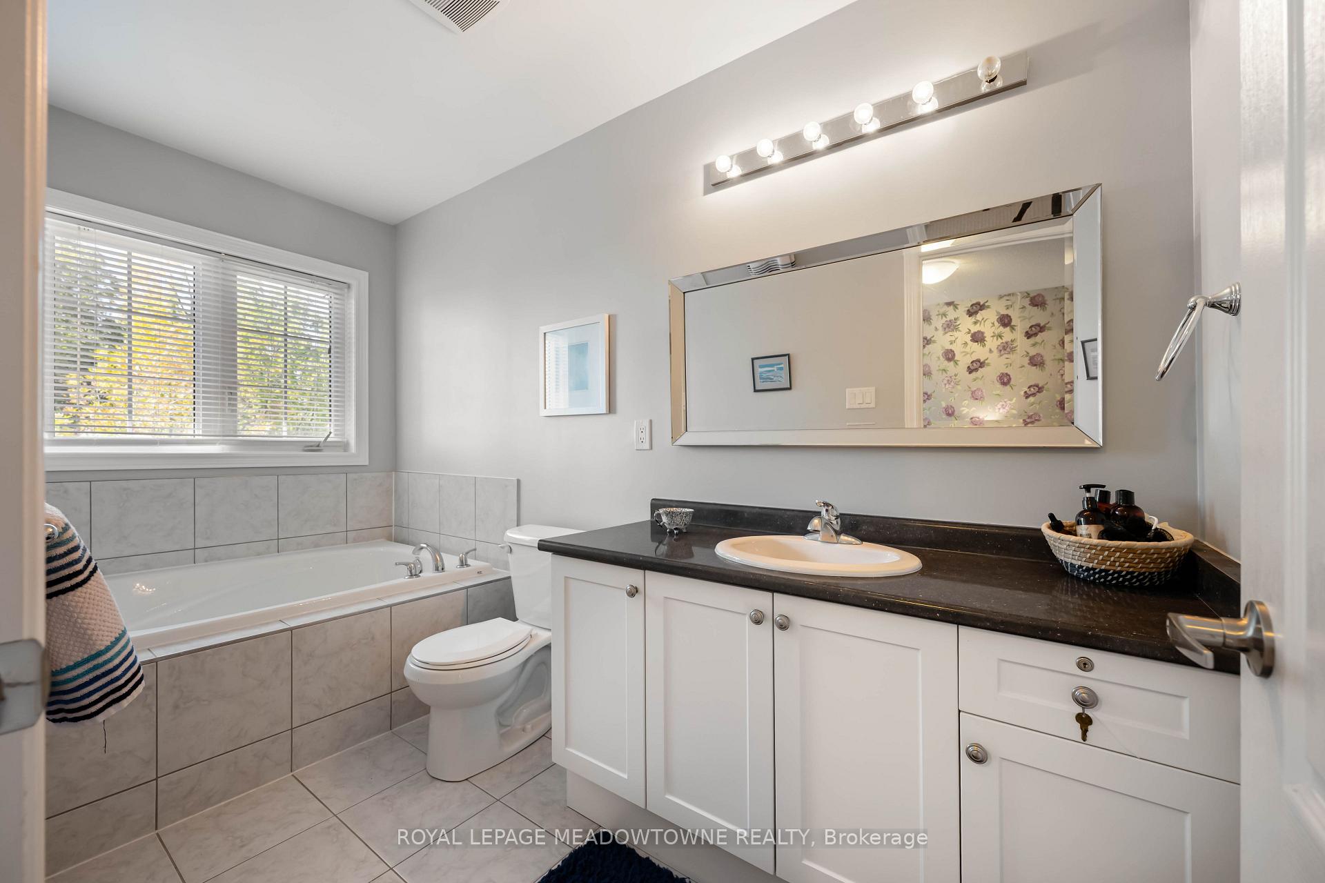 Photo 33 of 16 Ridgegate Crescent, Halton Hills, Georgetown — HOMEH