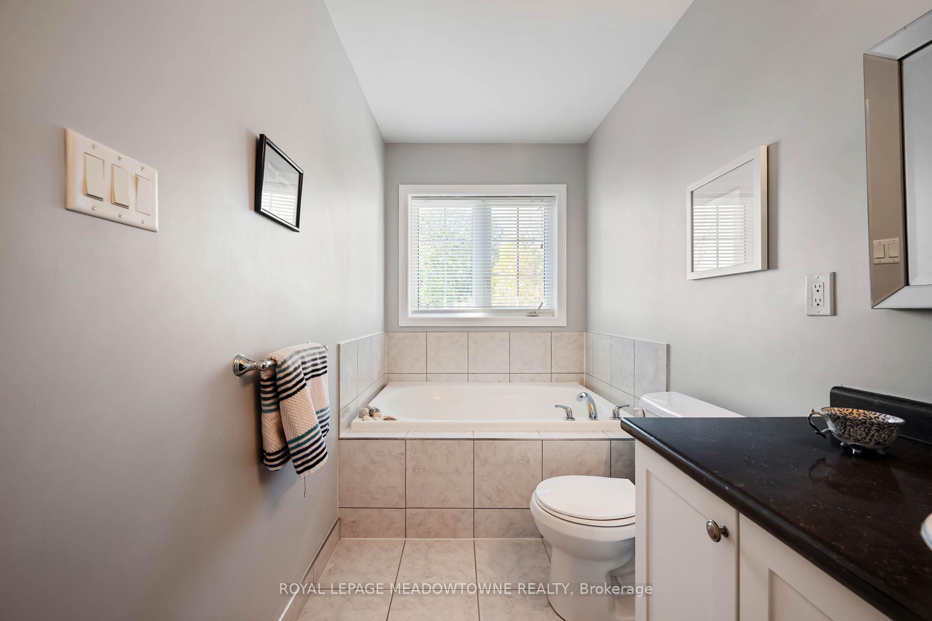 Photo 34 of 16 Ridgegate Crescent, Halton Hills, Georgetown — HOMEH