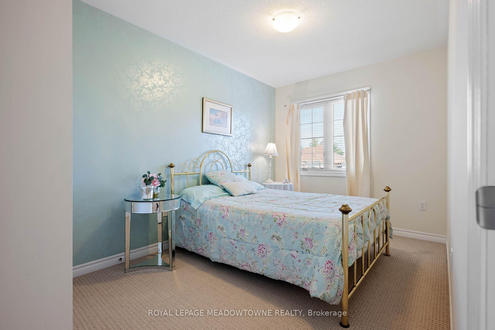 Photo 37 of 16 Ridgegate Crescent, Halton Hills, Georgetown — HOMEH