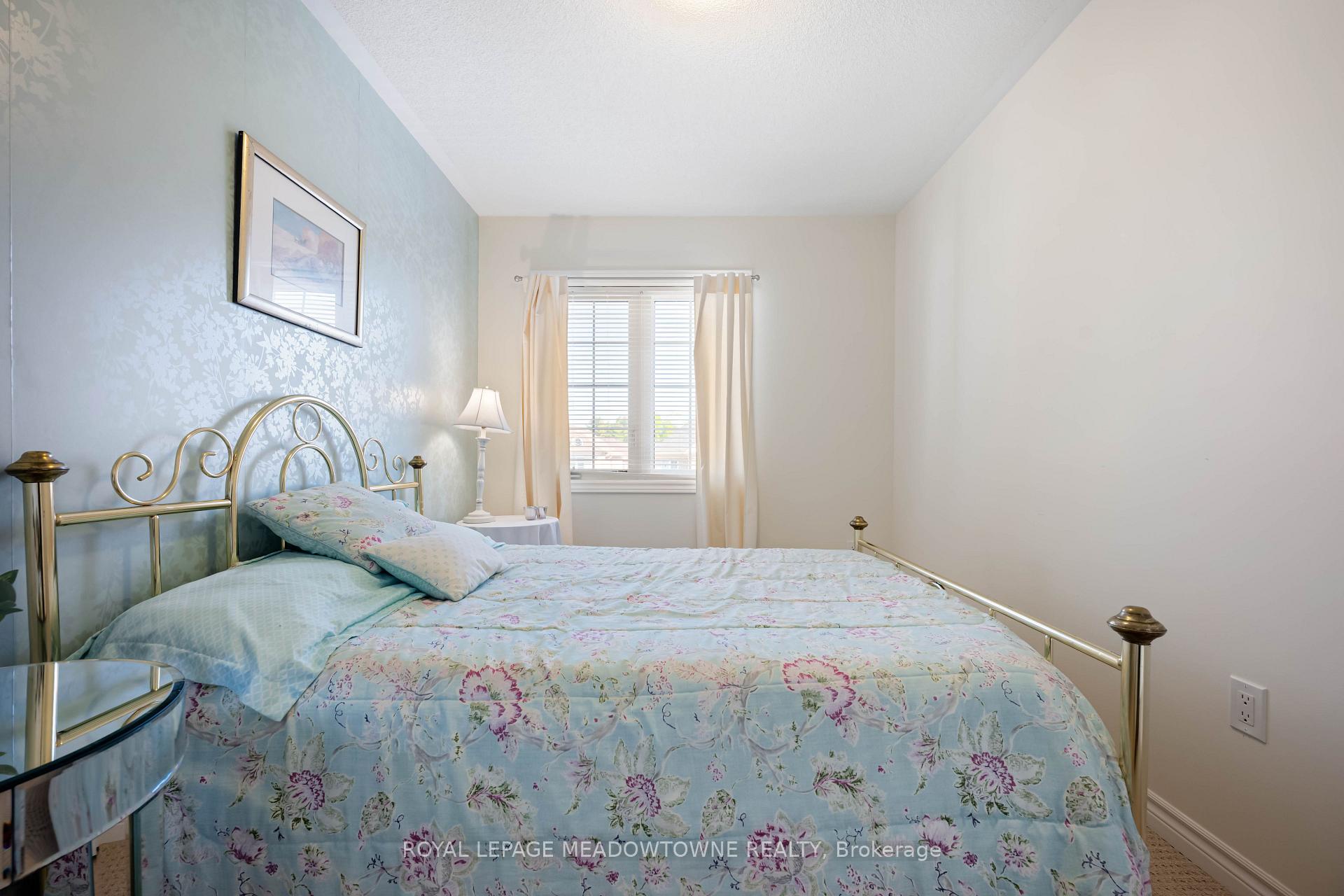 Photo 38 of 16 Ridgegate Crescent, Halton Hills, Georgetown — HOMEH