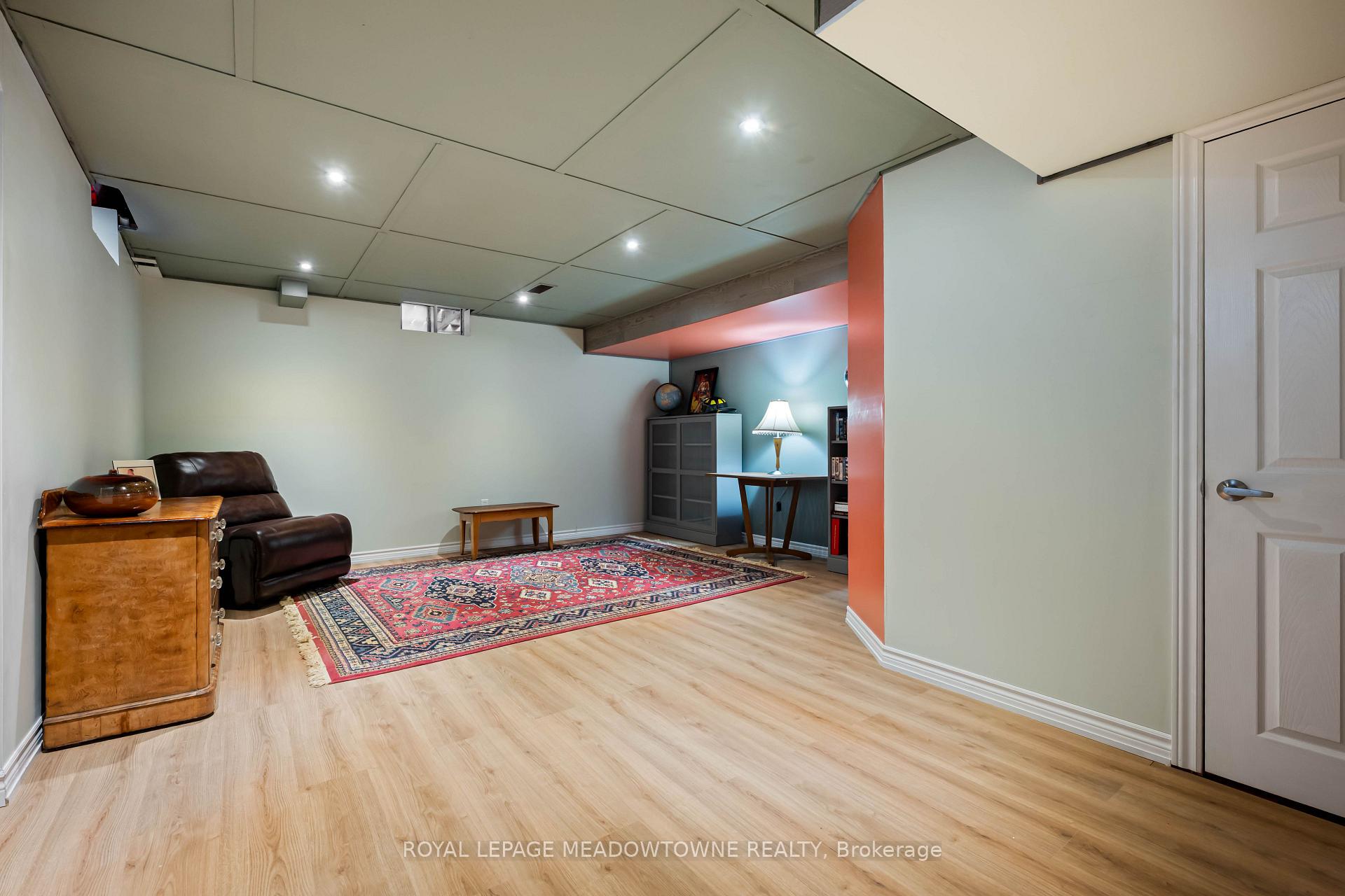 Photo 44 of 16 Ridgegate Crescent, Halton Hills, Georgetown — HOMEH