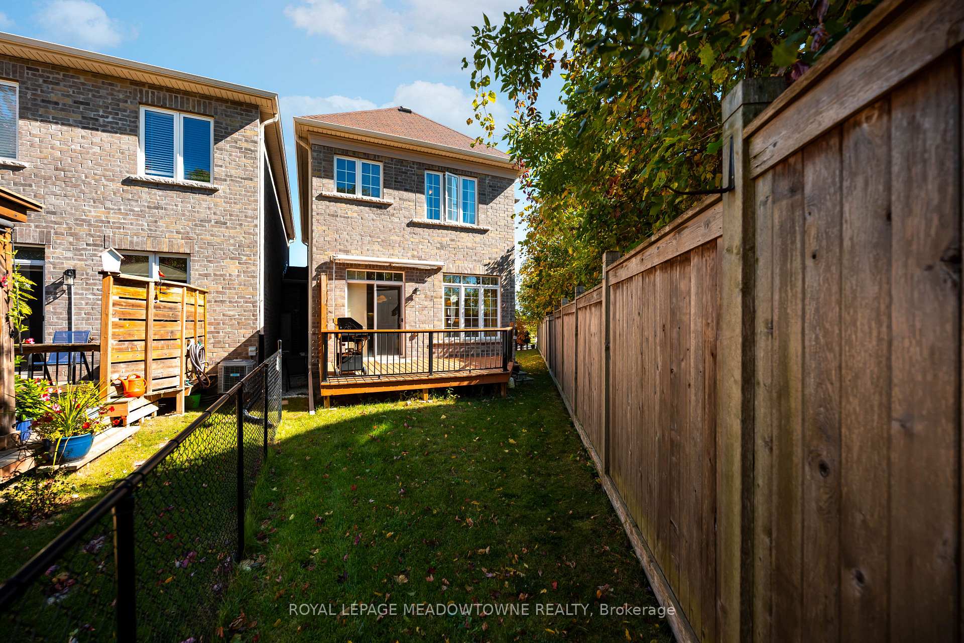 Photo 47 of 16 Ridgegate Crescent, Halton Hills, Georgetown — HOMEH