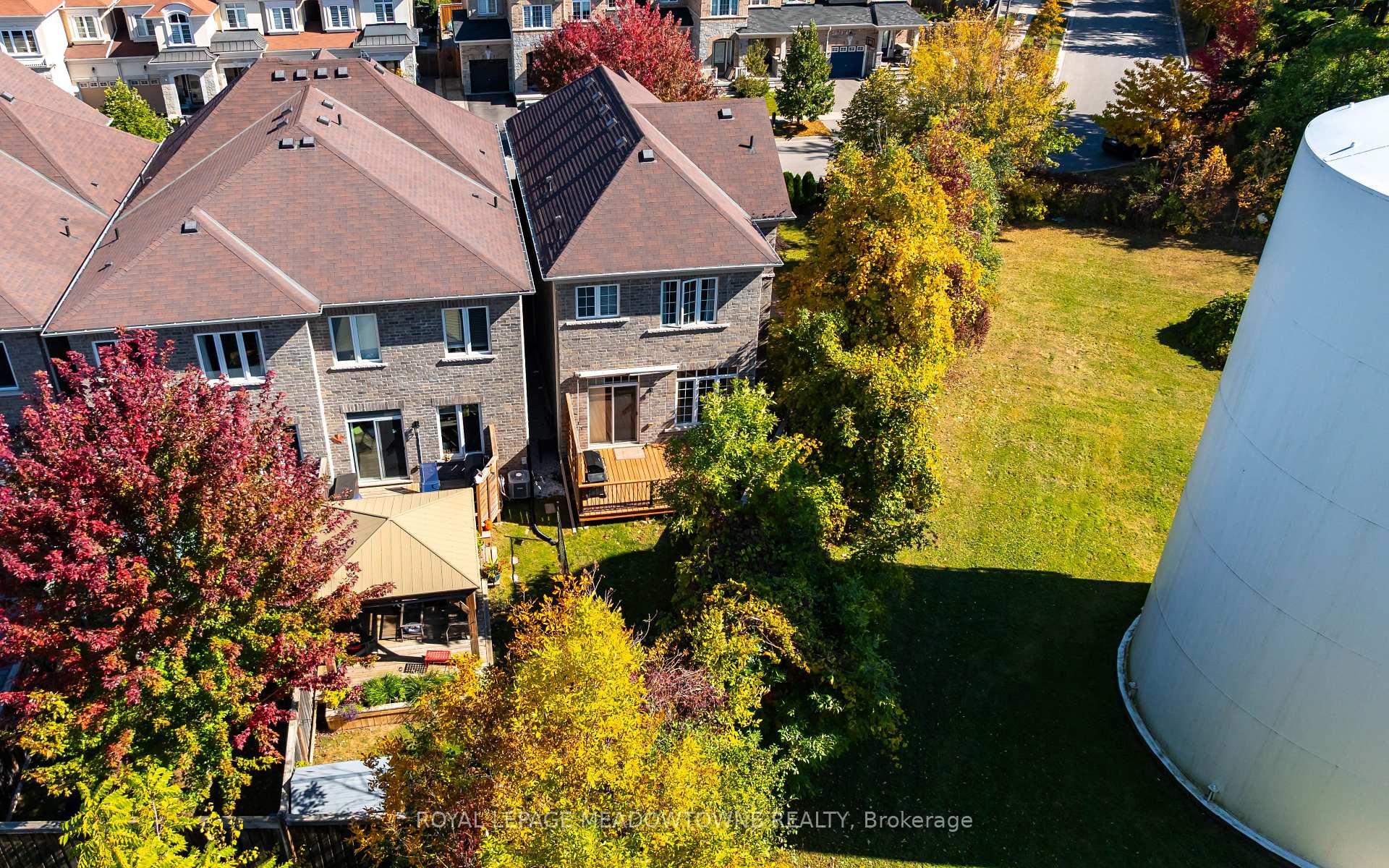 Photo 50 of 16 Ridgegate Crescent, Halton Hills, Georgetown — HOMEH
