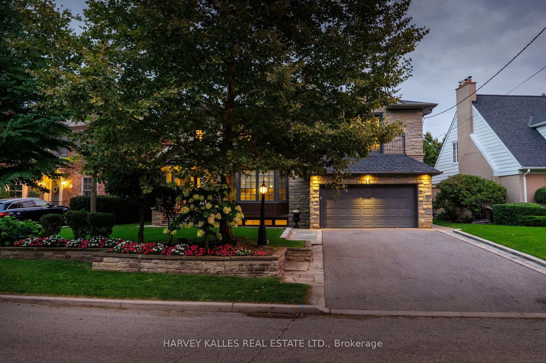 Photo 3 of 15 Moorehill Drive, Toronto, Leaside — HOMEH