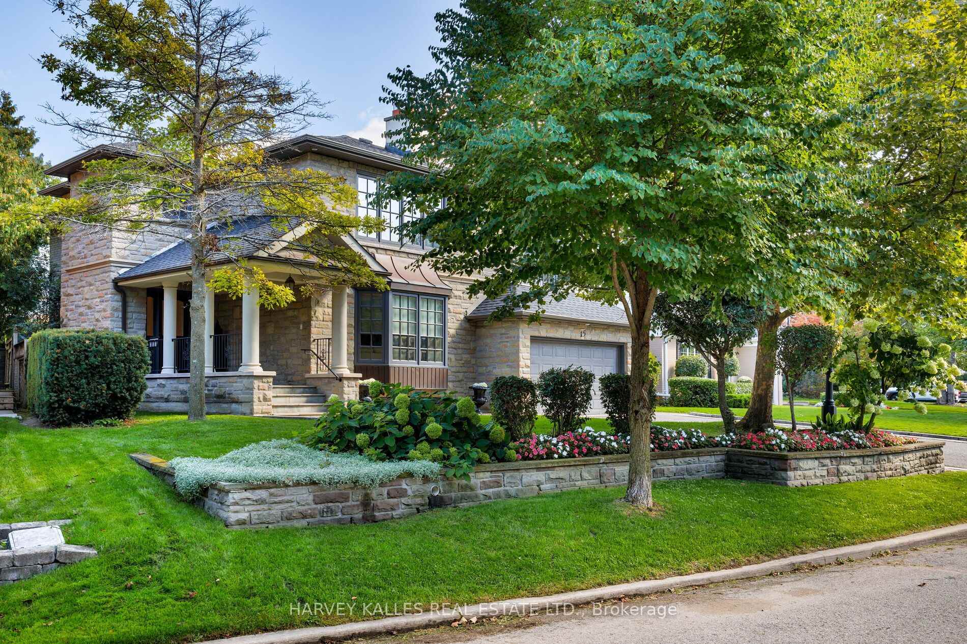 Photo 4 of 15 Moorehill Drive, Toronto, Leaside — HOMEH