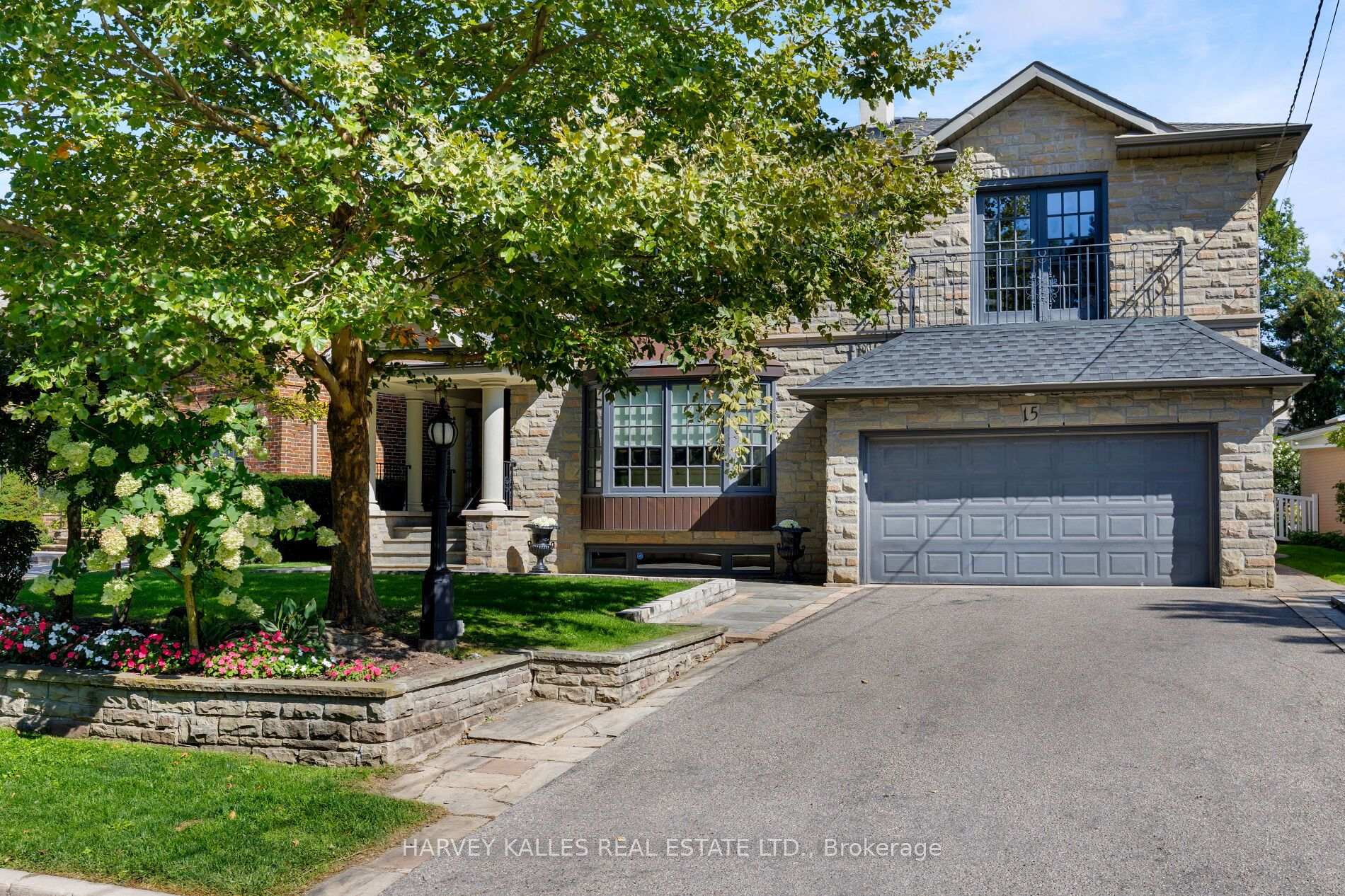 Photo 5 of 15 Moorehill Drive, Toronto, Leaside — HOMEH