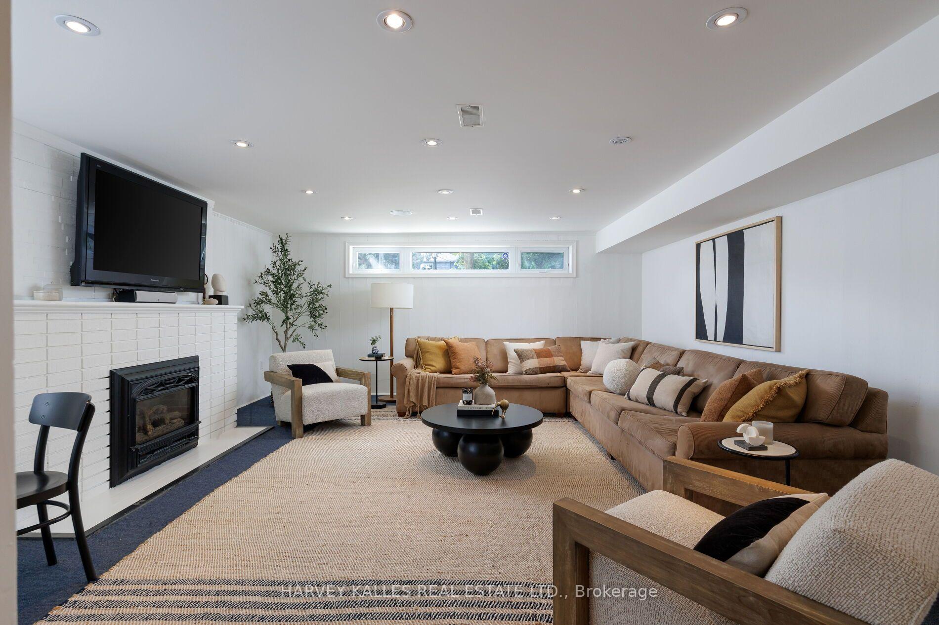 Photo 37 of 15 Moorehill Drive, Toronto, Leaside — HOMEH