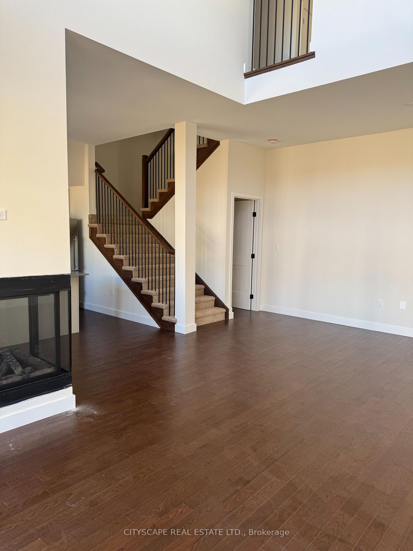 Photo 4 of 190 Stoneleigh Drive, Blue Mountains — HOMEH