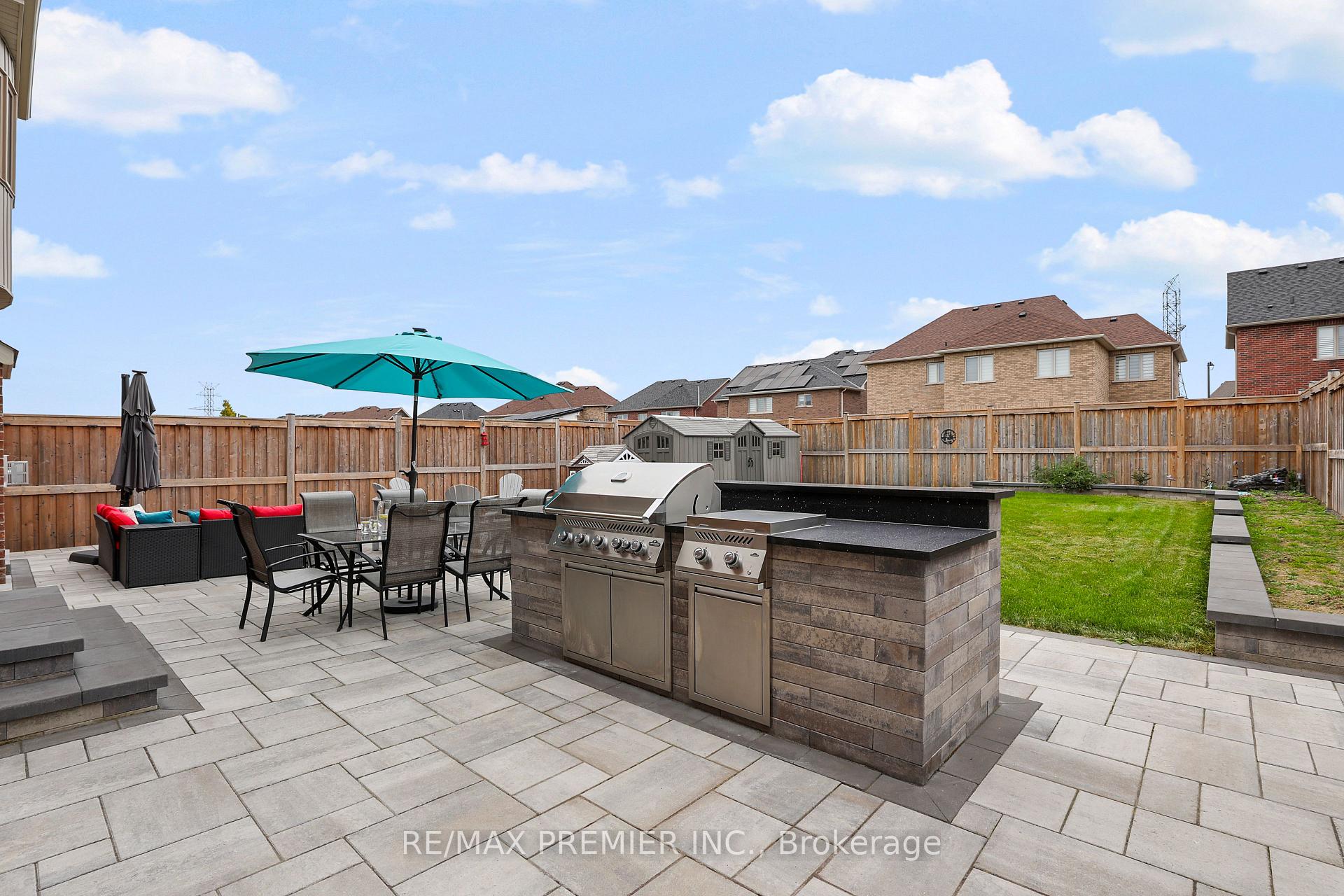 Photo 3 of 28 Samuel Crescent, Springwater, Centre Vespra — HOMEH