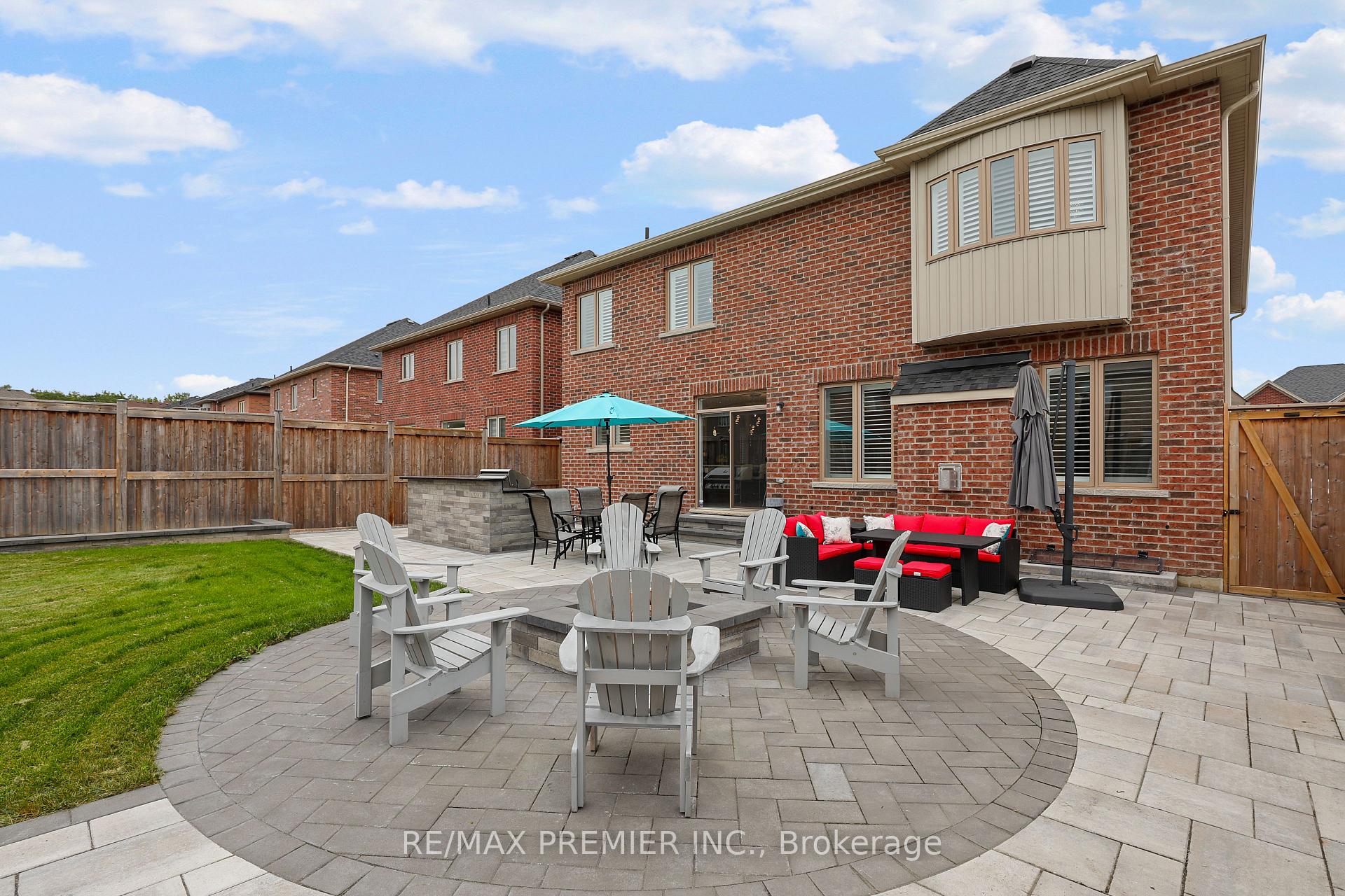 Photo 4 of 28 Samuel Crescent, Springwater, Centre Vespra — HOMEH