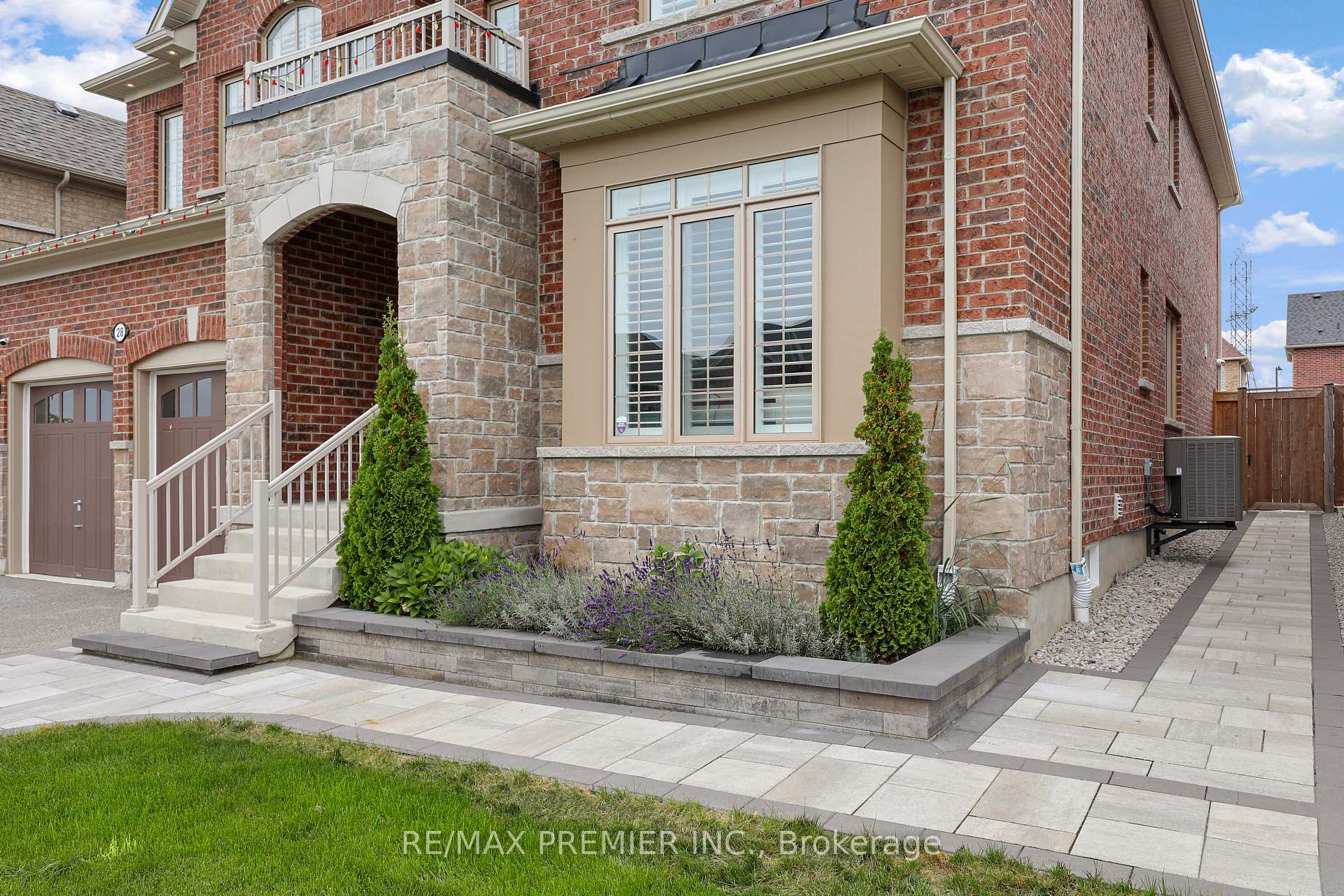 Photo 6 of 28 Samuel Crescent, Springwater, Centre Vespra — HOMEH