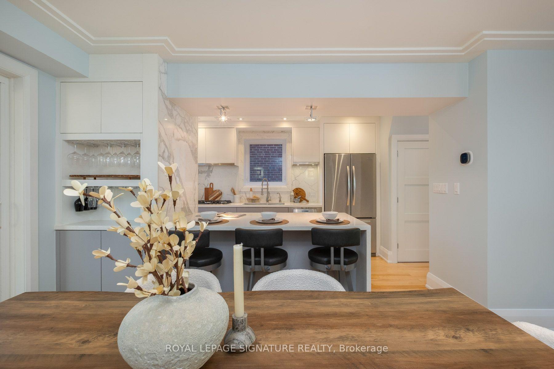 Photo 10 of 35 Bessborough Drive, Toronto, Leaside — HOMEH