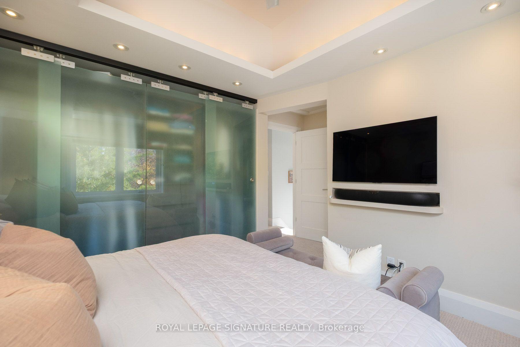 Photo 17 of 35 Bessborough Drive, Toronto, Leaside — HOMEH