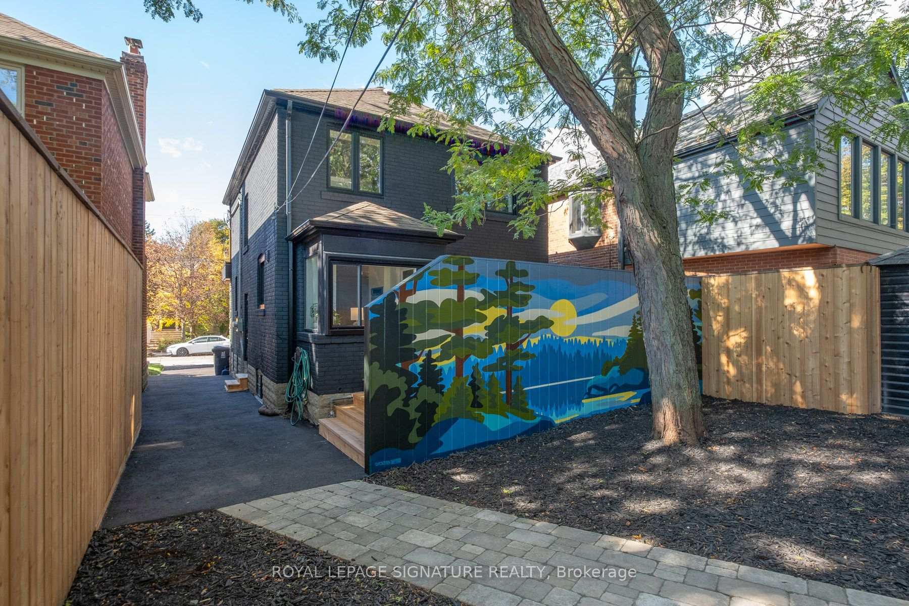 Photo 26 of 35 Bessborough Drive, Toronto, Leaside — HOMEH