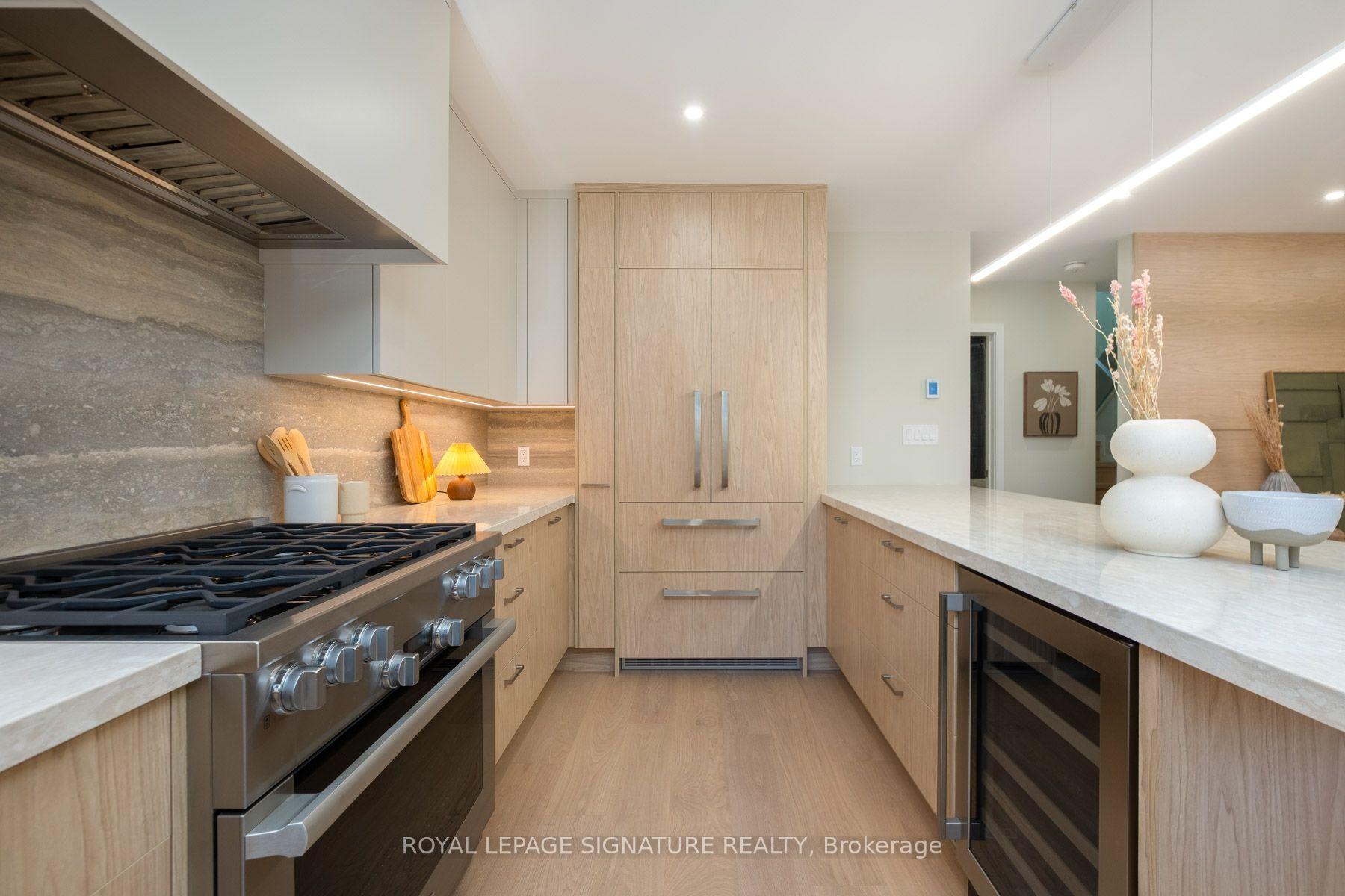 Photo 33 of 35 Bessborough Drive, Toronto, Leaside — HOMEH