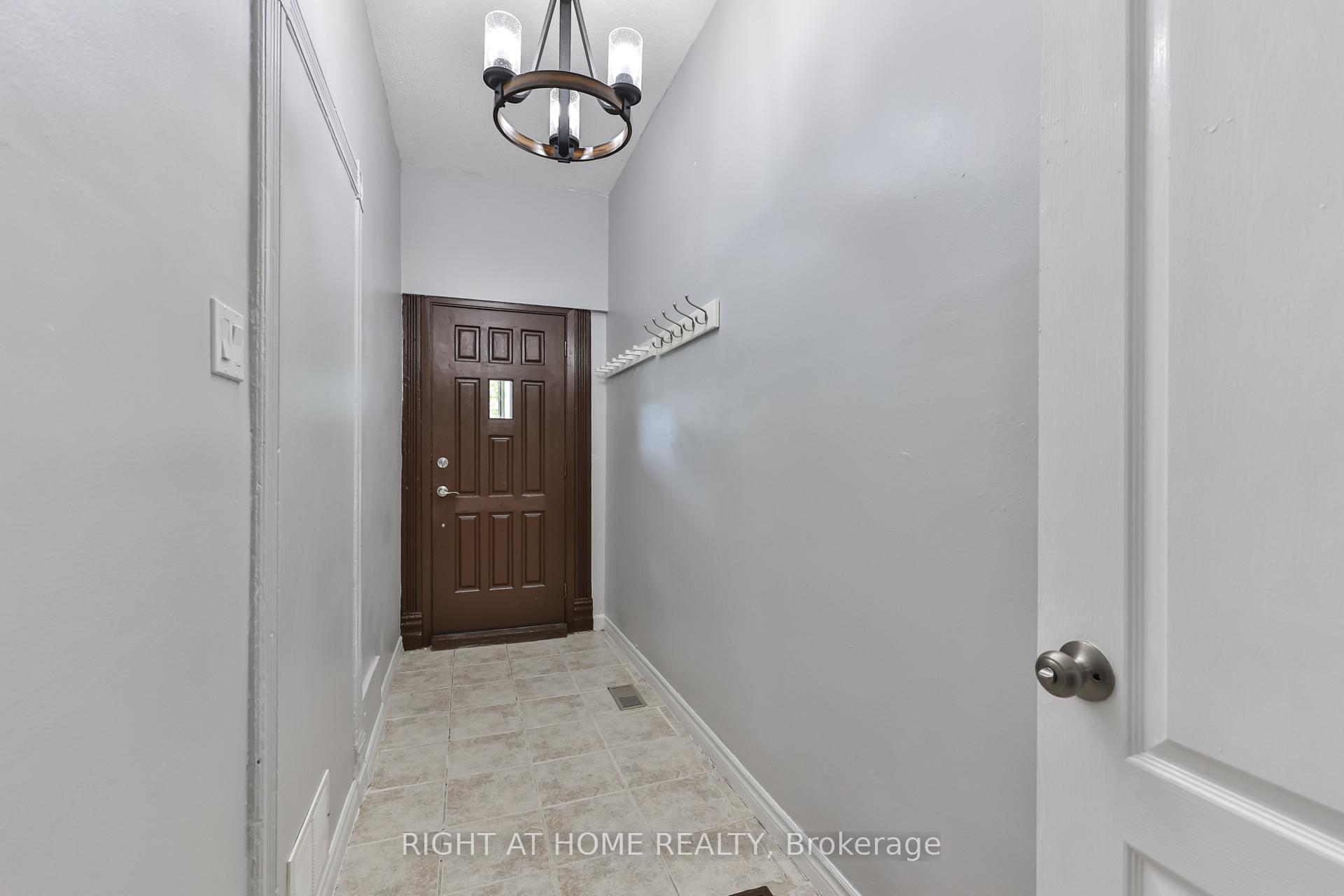 Photo 3 of 138 Osler Street, Toronto, Weston-Pellam Park — HOMEH