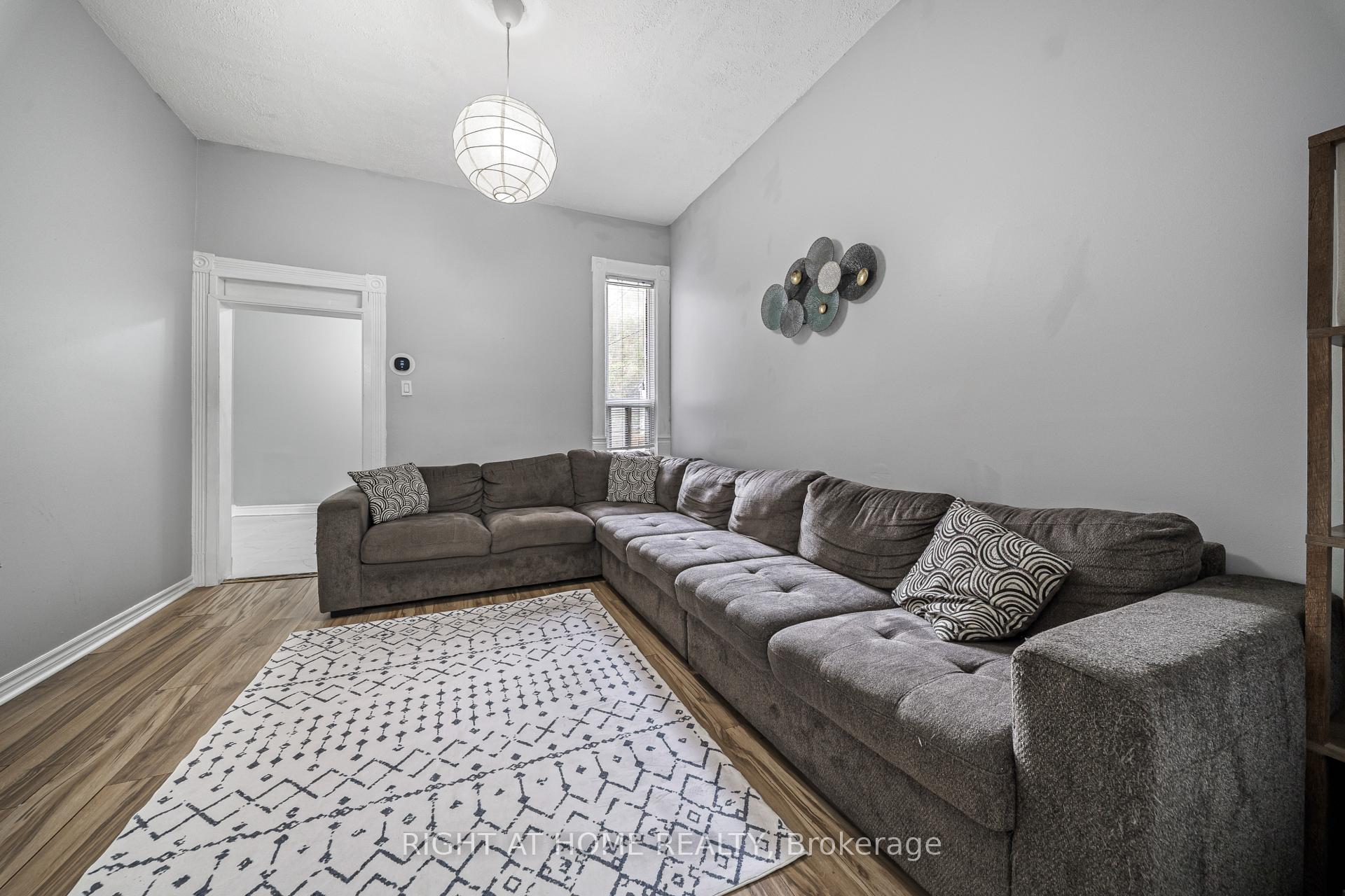 Photo 4 of 138 Osler Street, Toronto, Weston-Pellam Park — HOMEH