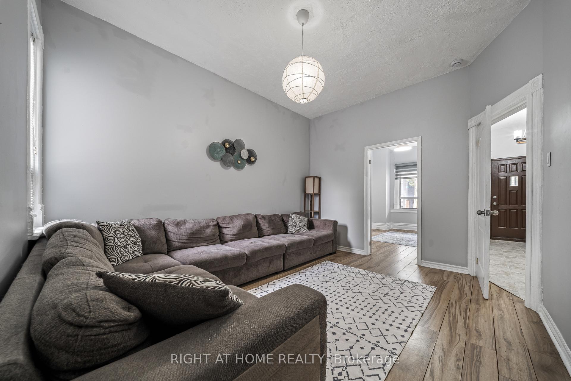 Photo 5 of 138 Osler Street, Toronto, Weston-Pellam Park — HOMEH