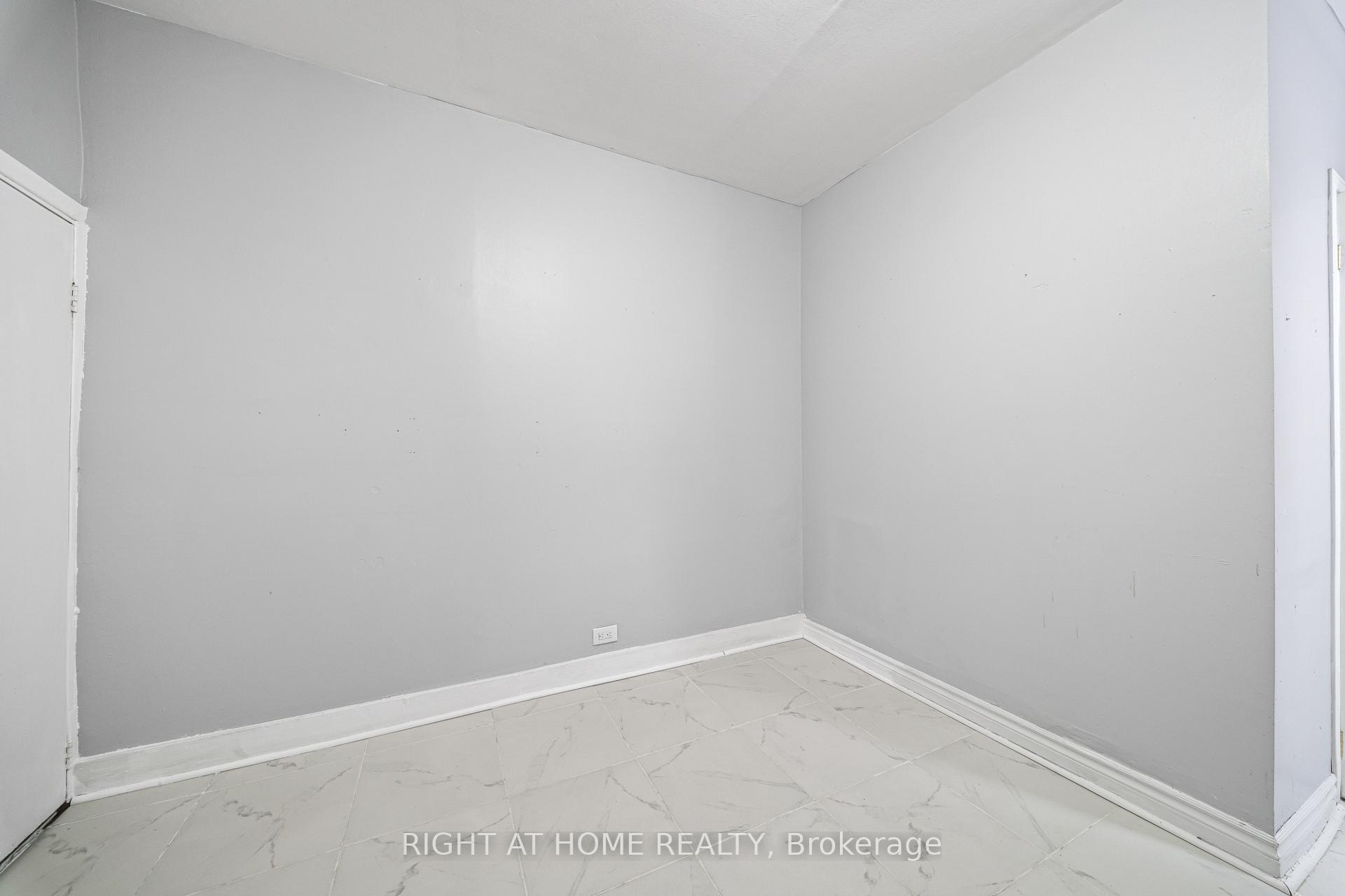 Photo 12 of 138 Osler Street, Toronto, Weston-Pellam Park — HOMEH