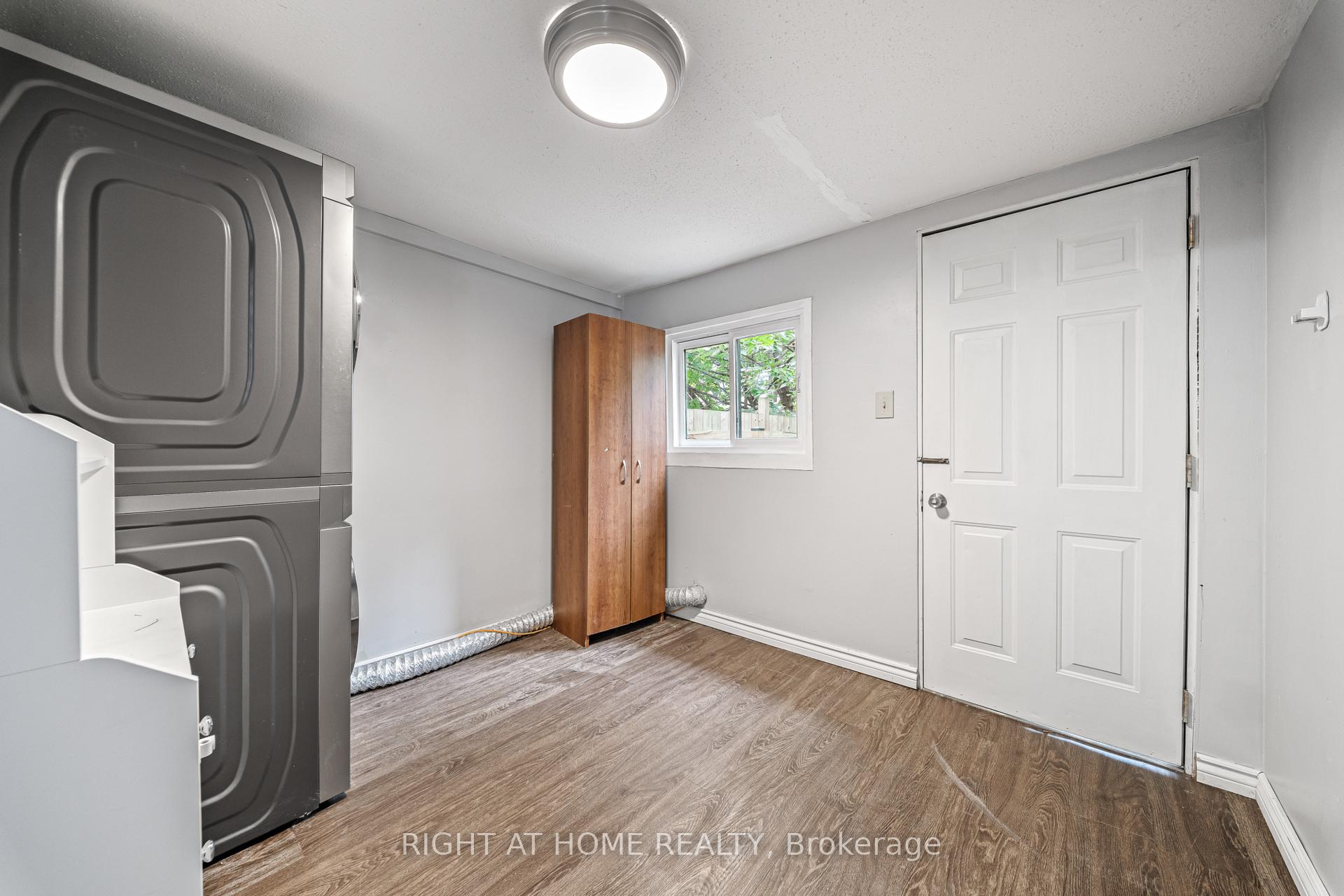 Photo 14 of 138 Osler Street, Toronto, Weston-Pellam Park — HOMEH