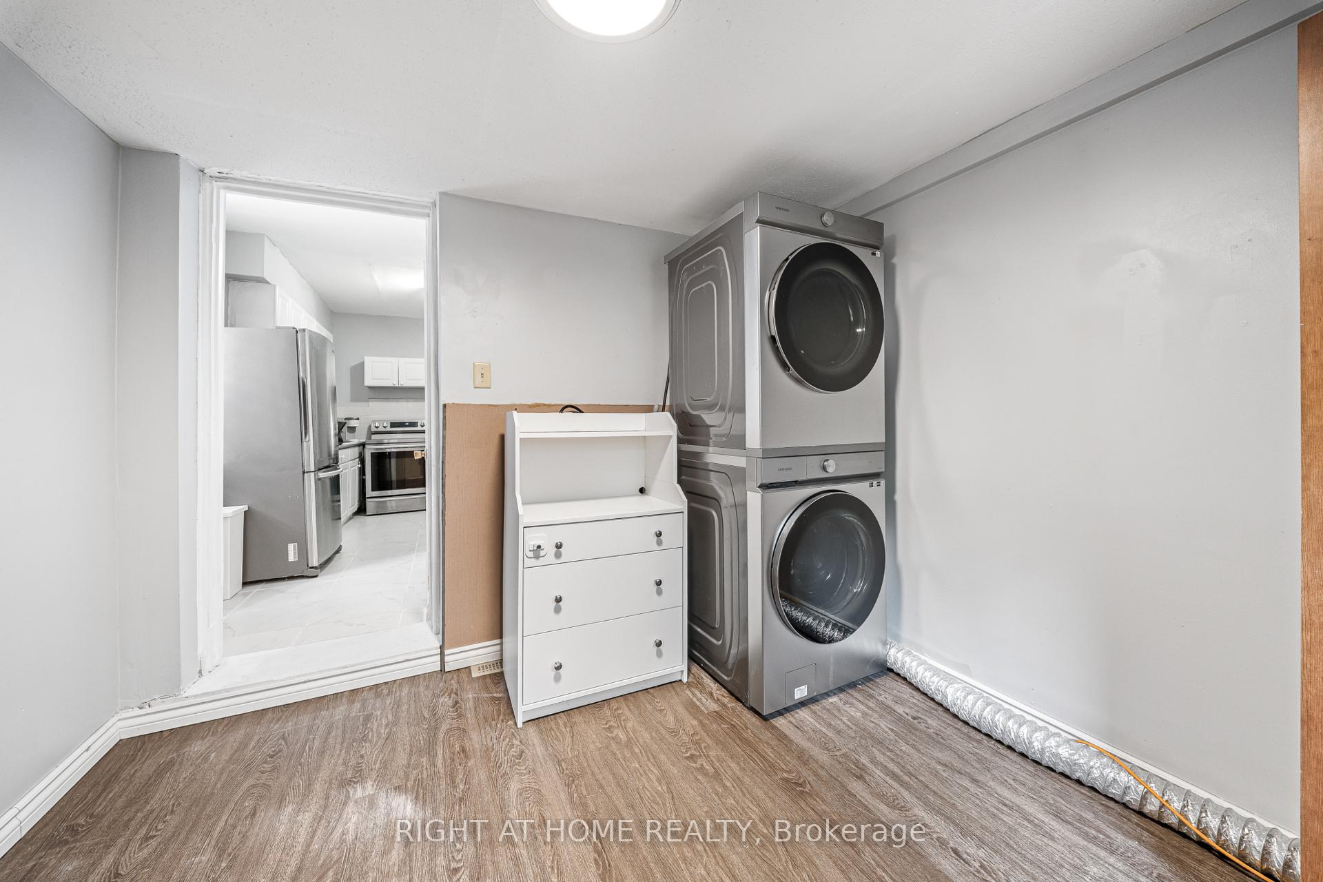 Photo 15 of 138 Osler Street, Toronto, Weston-Pellam Park — HOMEH